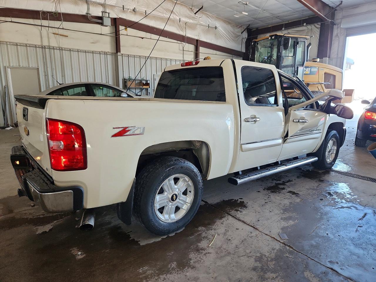 2013 Chevrolet Silverado K1500 Lt White vin: 3GCPKSE71DG228293