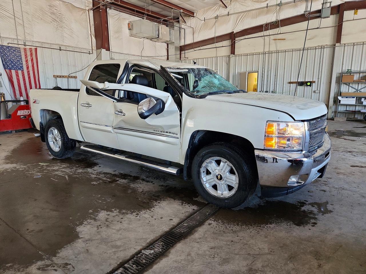 2013 Chevrolet Silverado K1500 Lt White vin: 3GCPKSE71DG228293