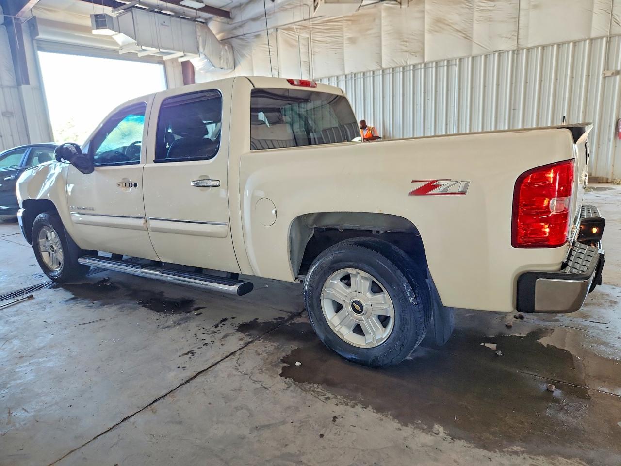 2013 Chevrolet Silverado K1500 Lt White vin: 3GCPKSE71DG228293