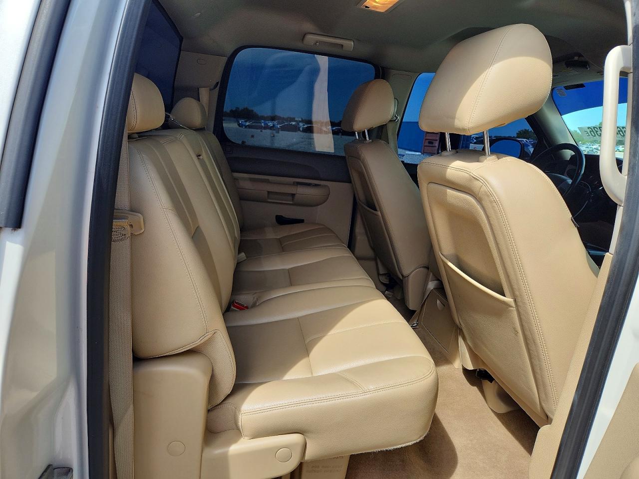 2012 Chevrolet Silverado K1500 Lt White vin: 3GCPKSE72CG225336