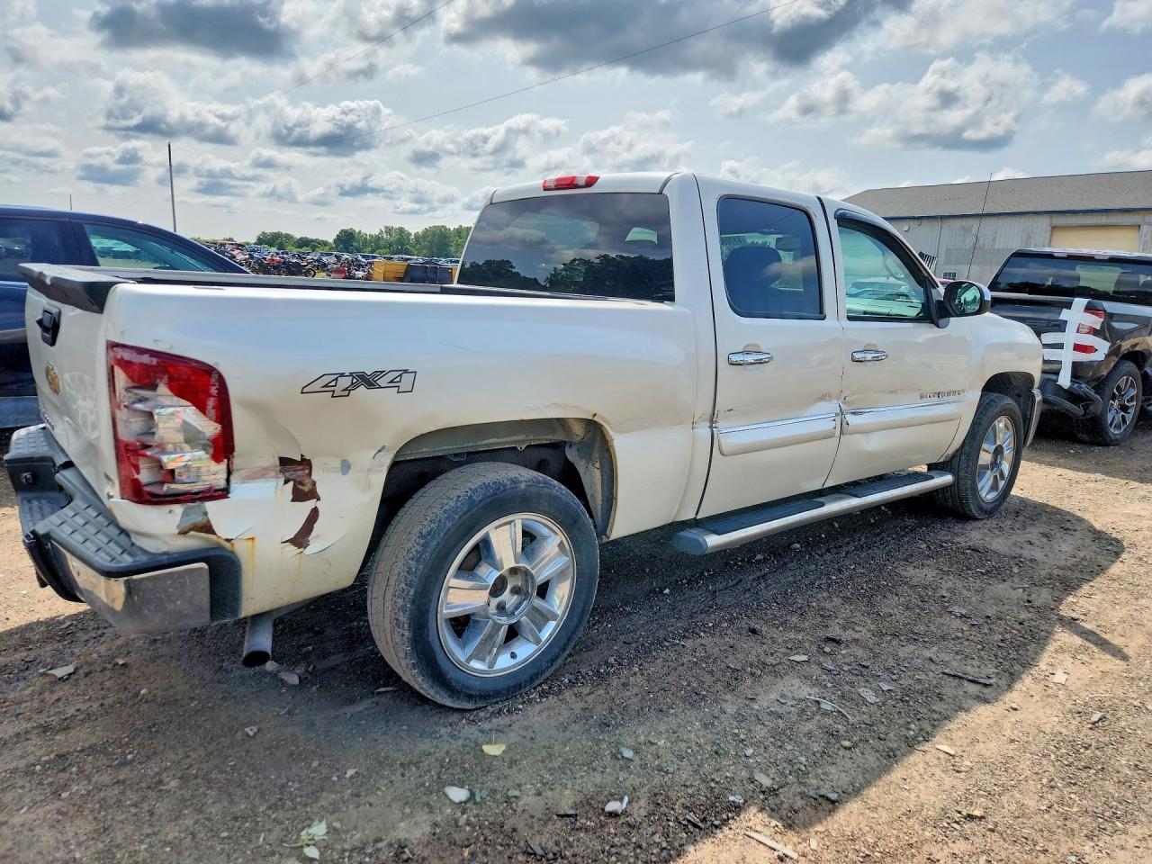 2013 Chevrolet Silverado K1500 Lt White vin: 3GCPKSE72DG370720