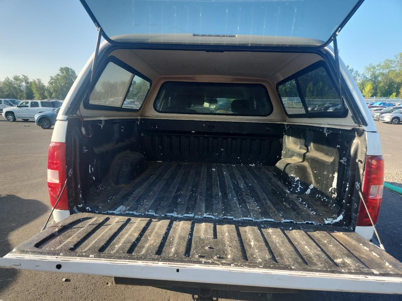 2012 Chevrolet Silverado K1500 Lt White vin: 3GCPKSE73CG264050 Damage: Bedliner, Multiple Scratches Heavy, Replacement Required