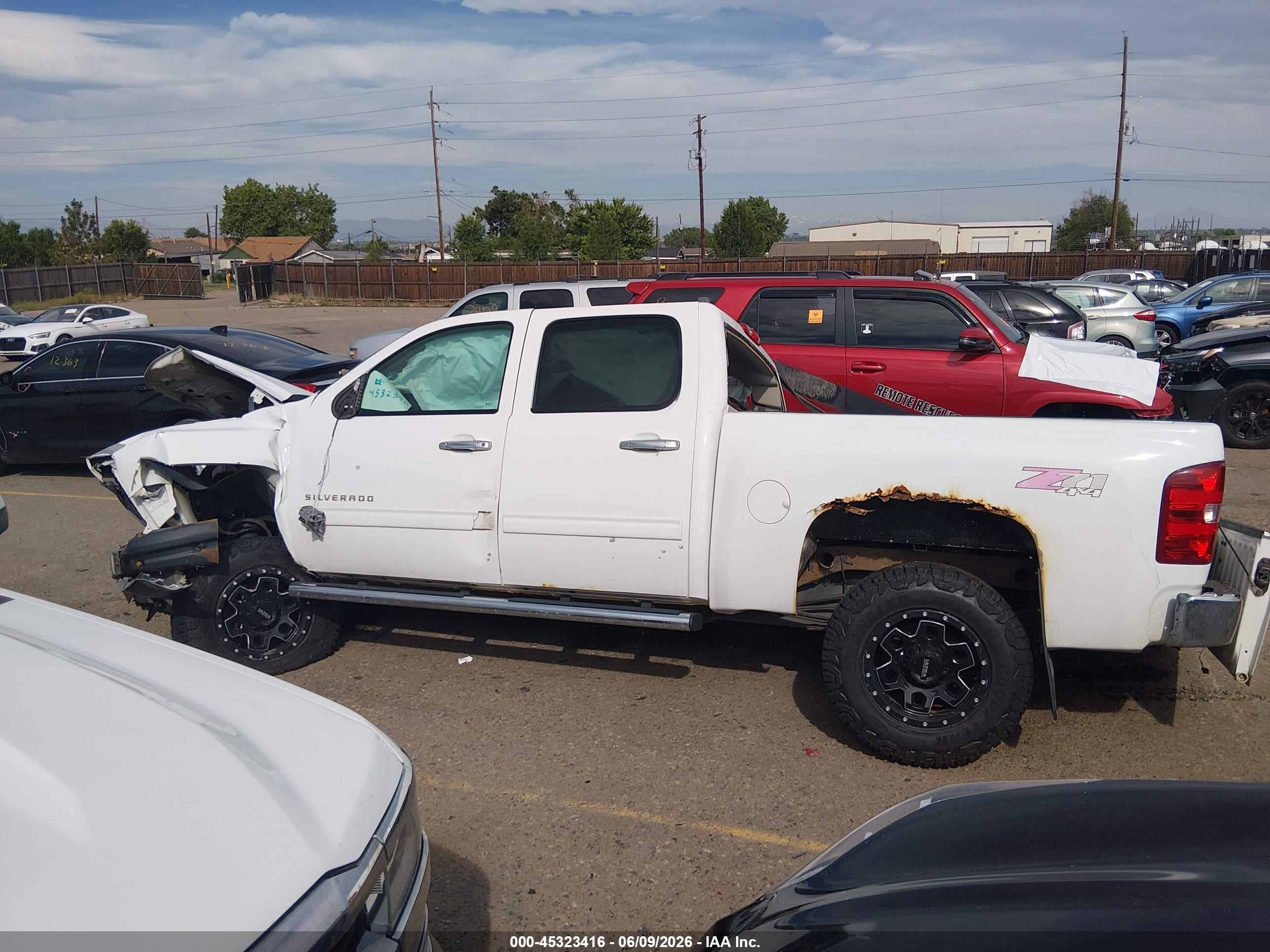 2013 Chevrolet Silverado 1500 Lt White vin: 3GCPKSE73DG205338