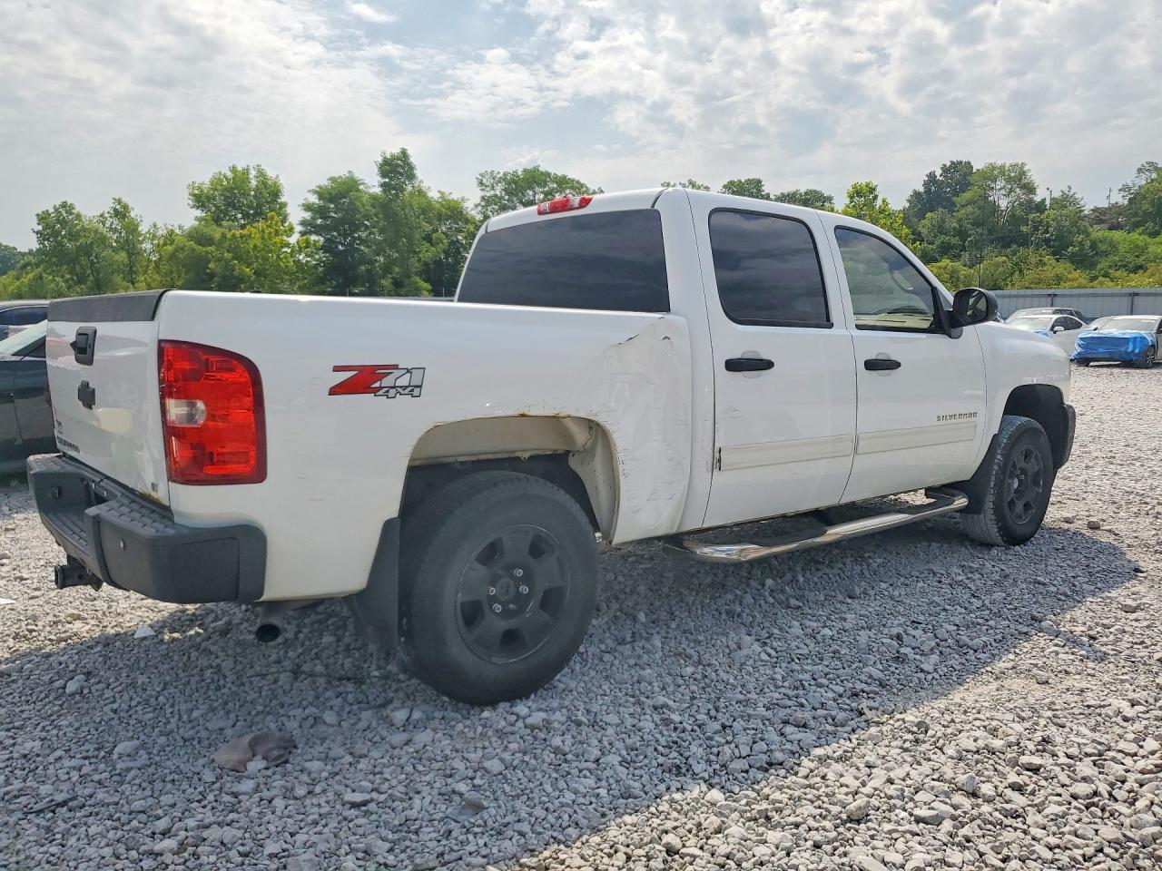 2013 Chevrolet Silverado K1500 Lt White vin: 3GCPKSE73DG251977