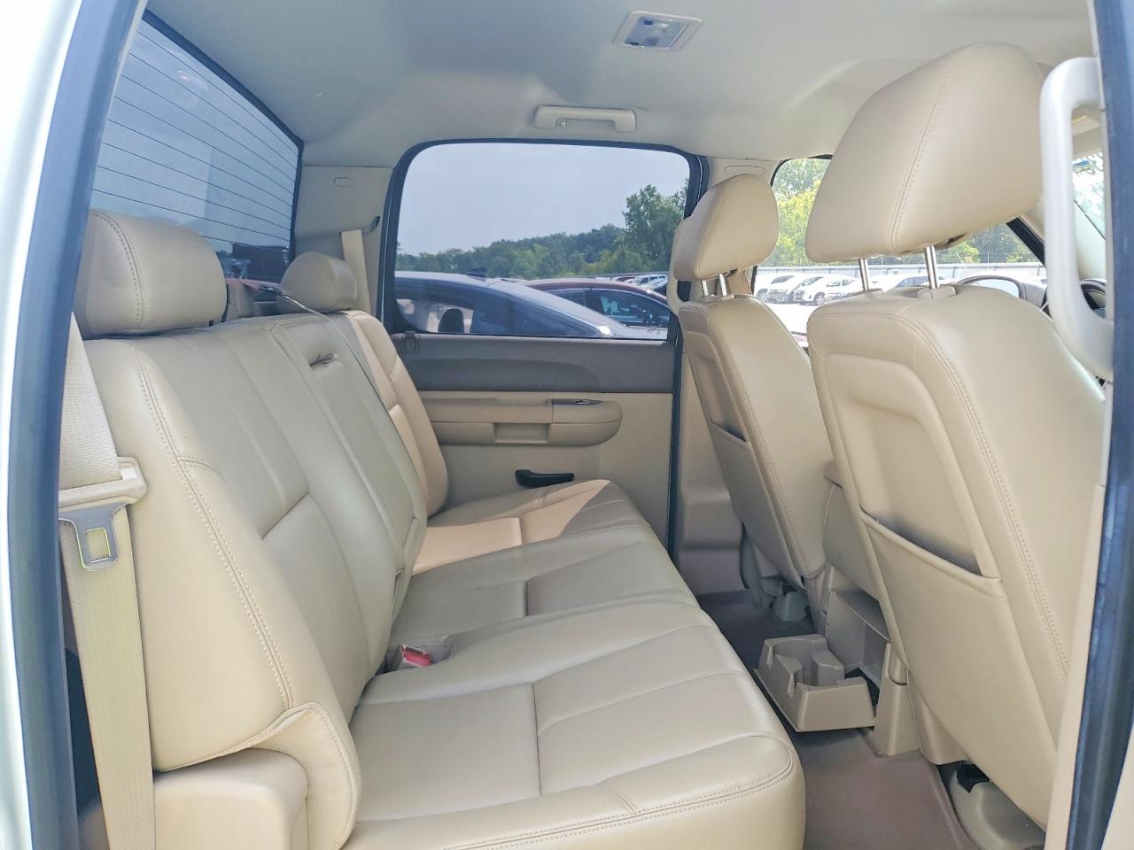 2013 Chevrolet Silverado K1500 Lt White vin: 3GCPKSE73DG251977