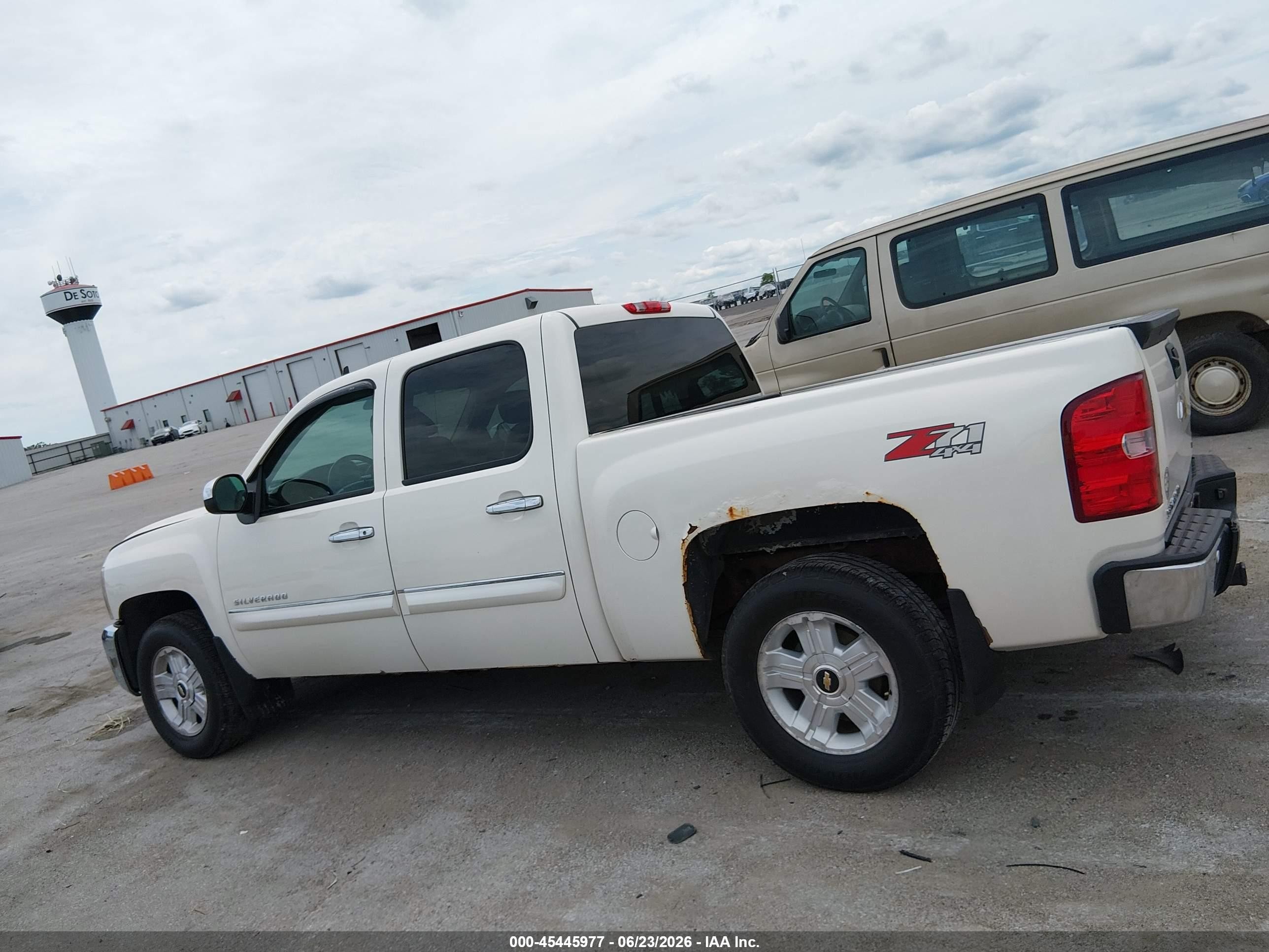 2013 Chevrolet Silverado 1500 Lt White vin: 3GCPKSE74DG257223