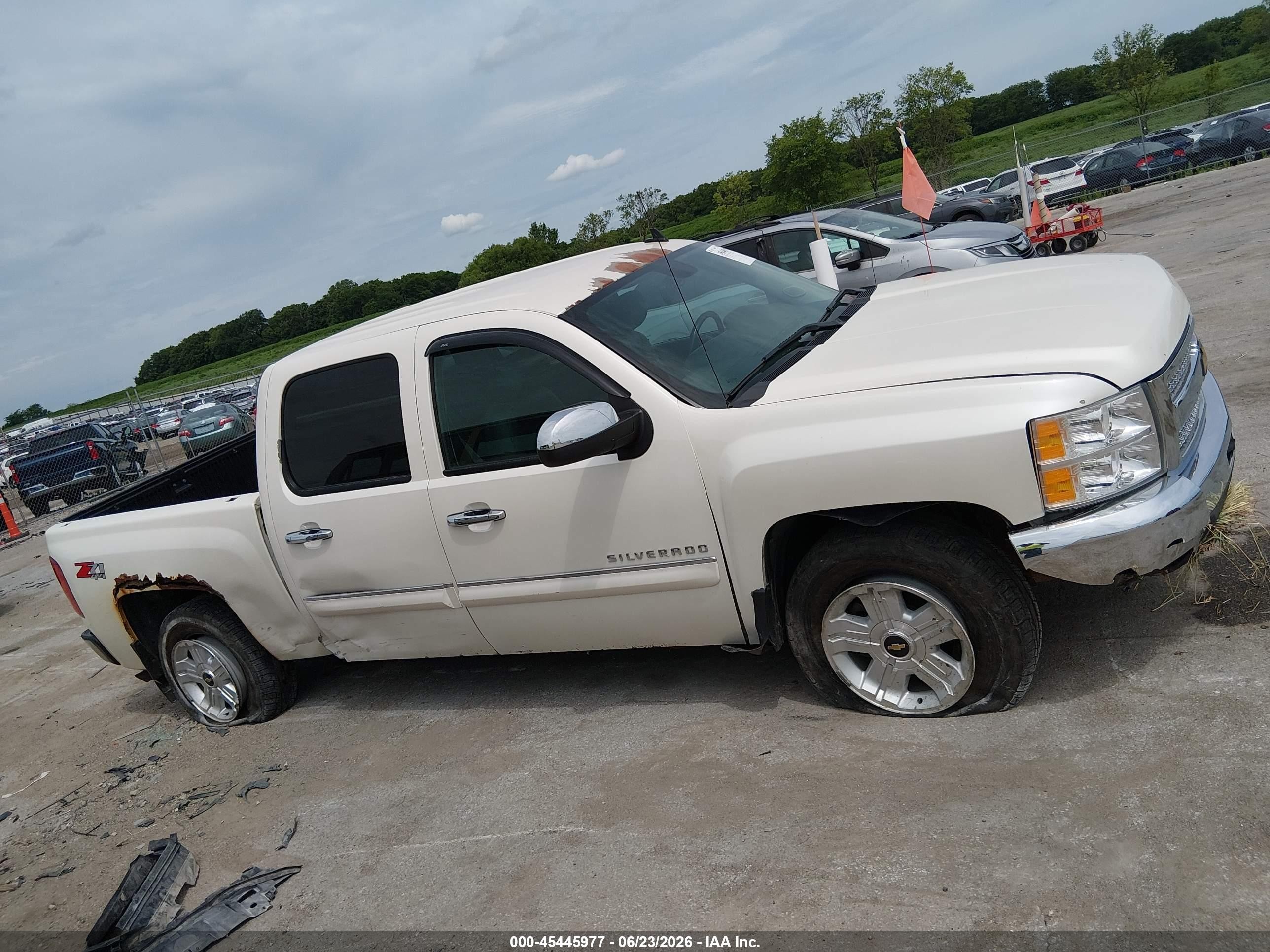 2013 Chevrolet Silverado 1500 Lt White vin: 3GCPKSE74DG257223