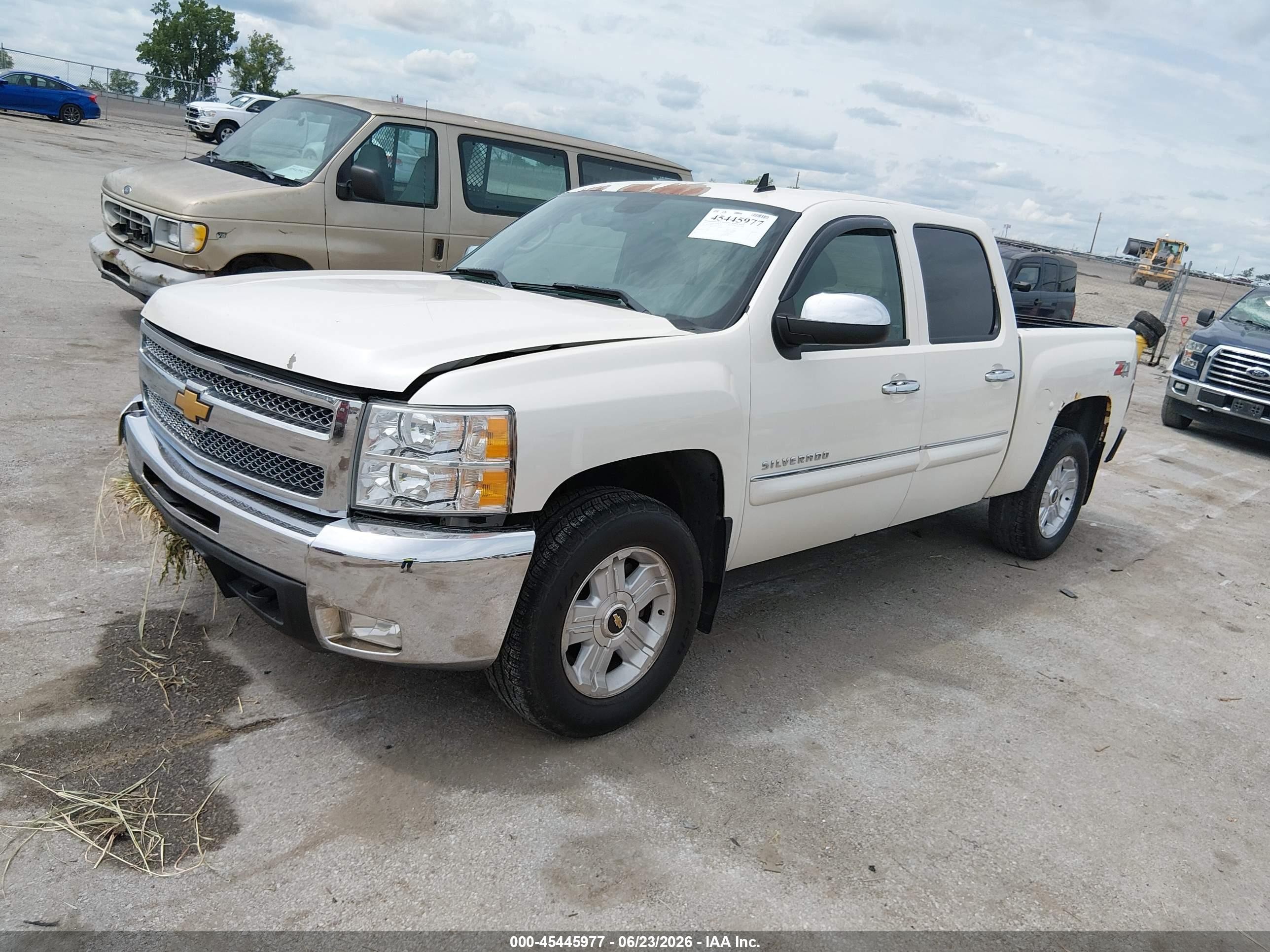 2013 Chevrolet Silverado 1500 Lt White vin: 3GCPKSE74DG257223