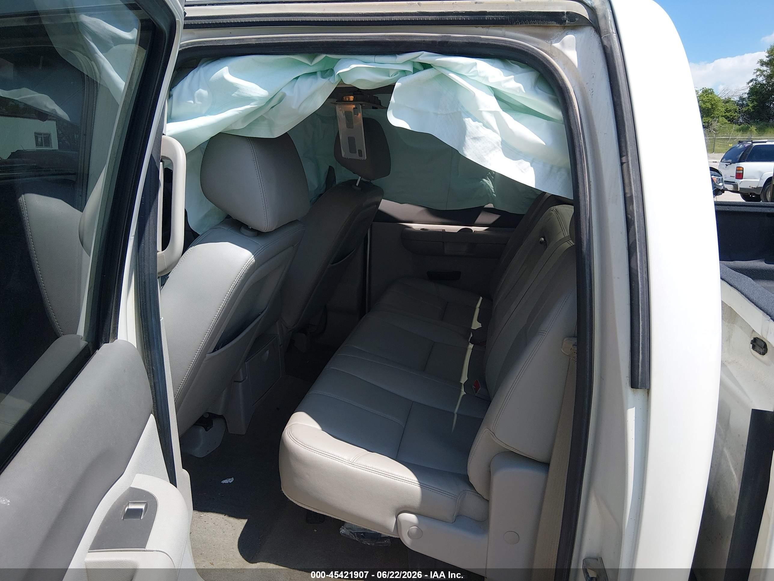 2012 Chevrolet Silverado 1500 Lt White vin: 3GCPKSE75CG264437