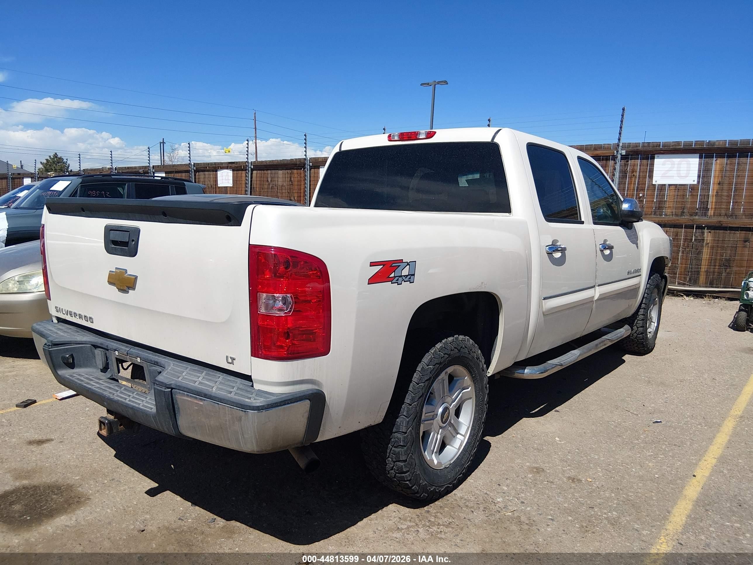 2013 Chevrolet Silverado 1500 Lt White vin: 3GCPKSE75DG288559