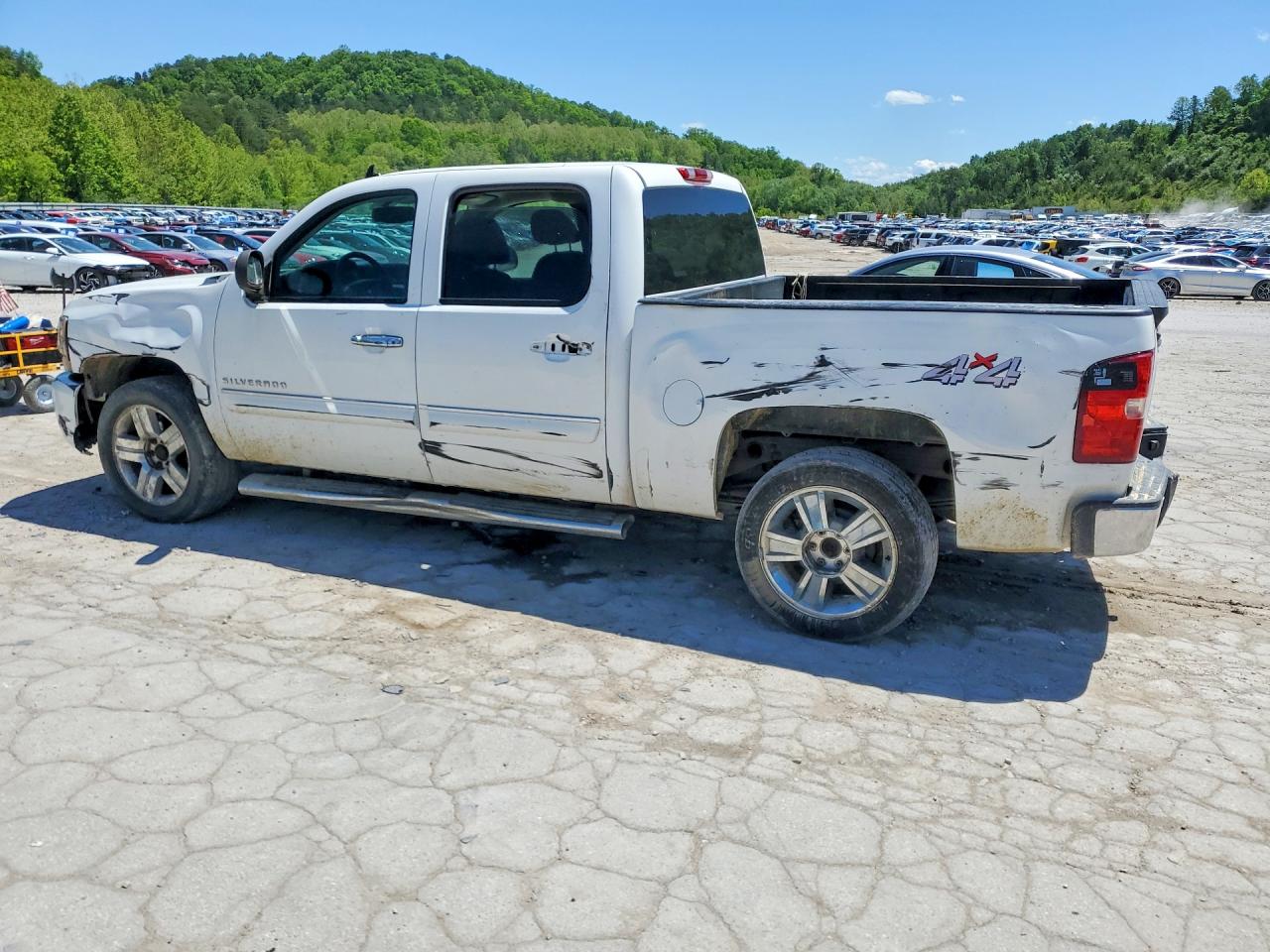 2013 Chevrolet Silverado K1500 Lt White vin: 3GCPKSE77DG370616