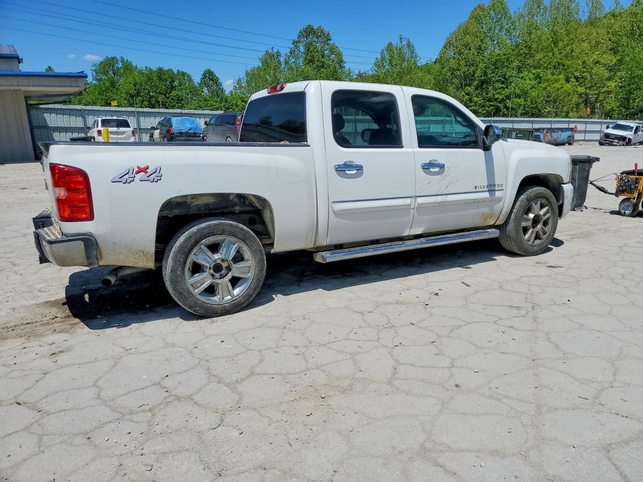 2013 Chevrolet Silverado K1500 Lt White vin: 3GCPKSE77DG370616