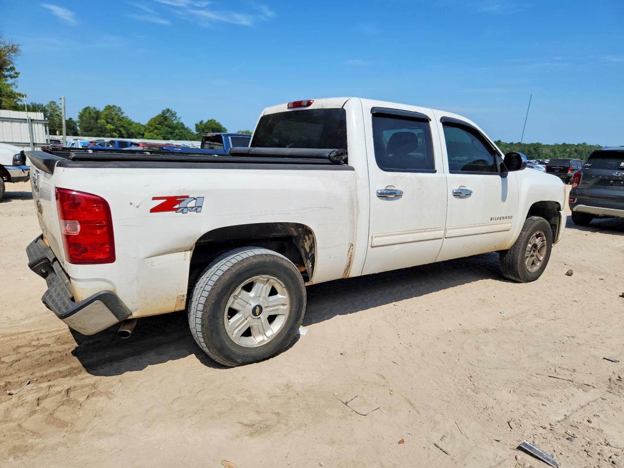 2011 Chevrolet Silverado K1500 Lt White vin: 3GCPKSEA7BG139160