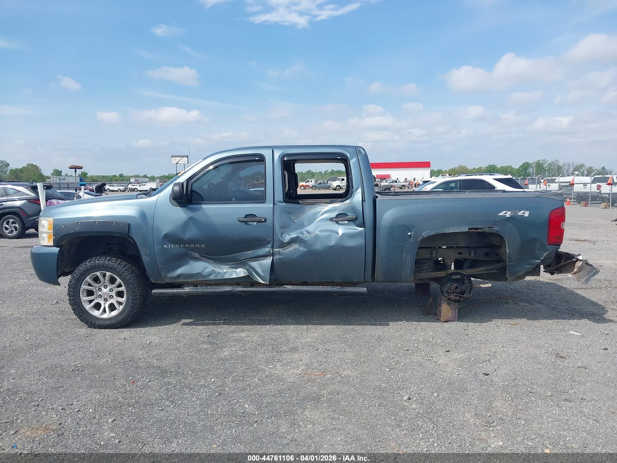 2011 Chevrolet Silverado 1500 Lt Light Blue vin: 3GCPKSEAXBG105598