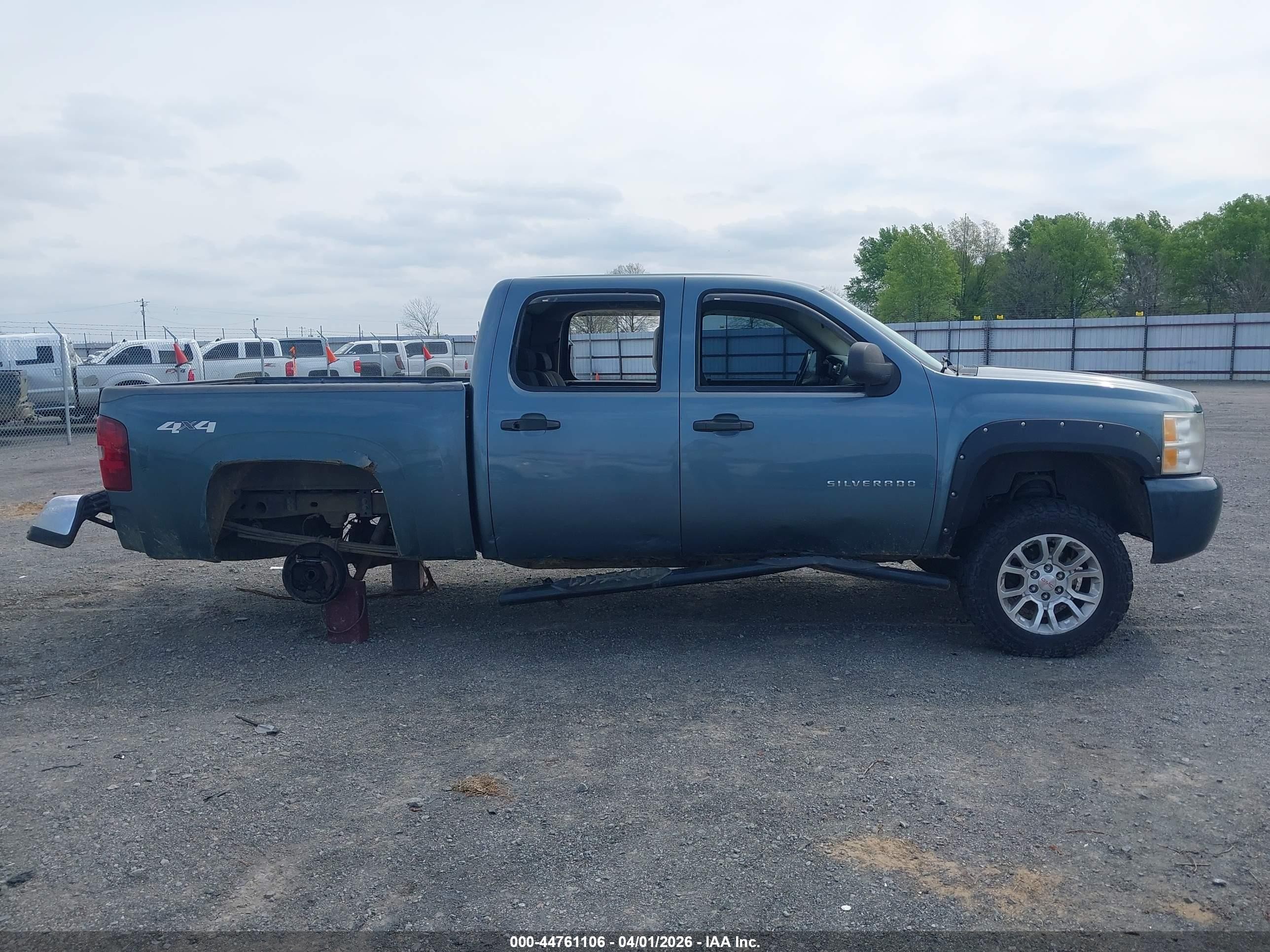 2011 Chevrolet Silverado 1500 Lt Light Blue vin: 3GCPKSEAXBG105598