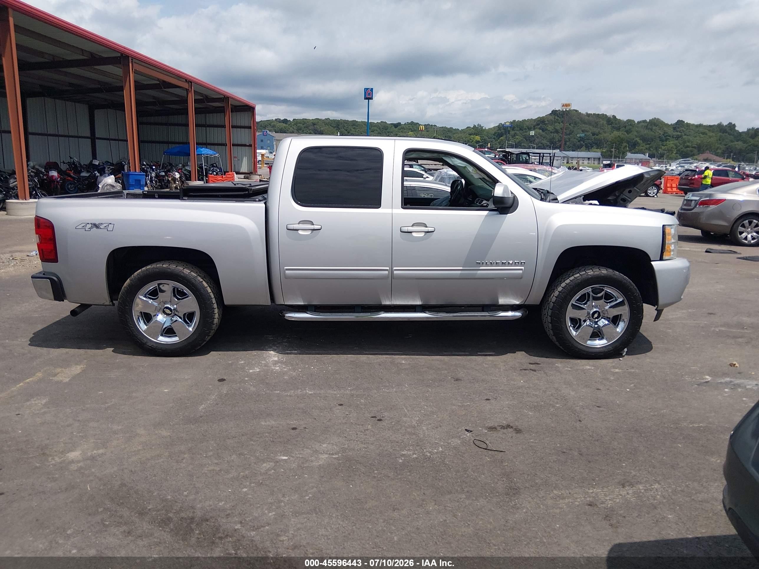 2011 Chevrolet Silverado 1500 Ltz Silver vin: 3GCPKTE31BG332640