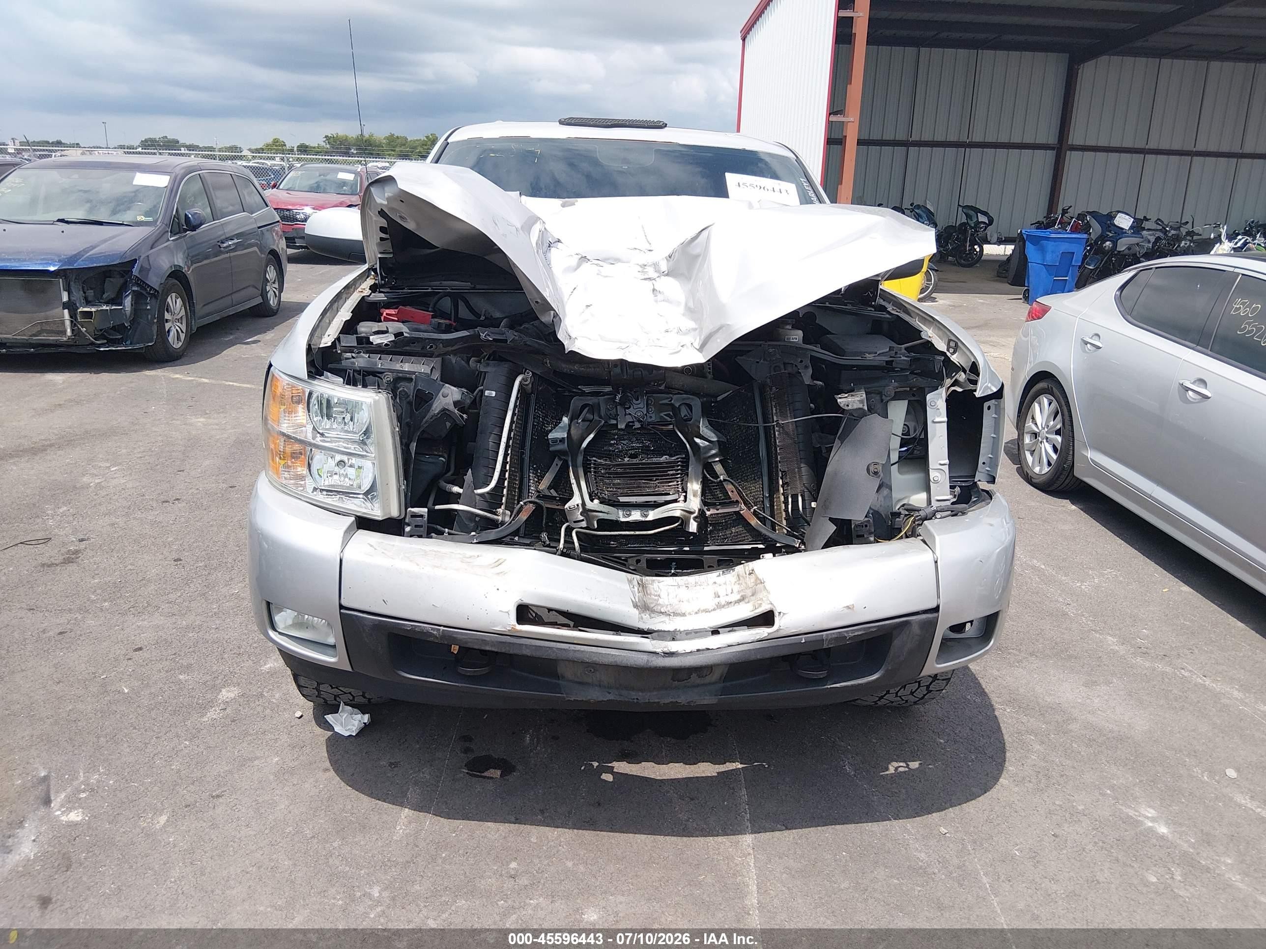 2011 Chevrolet Silverado 1500 Ltz Silver vin: 3GCPKTE31BG332640