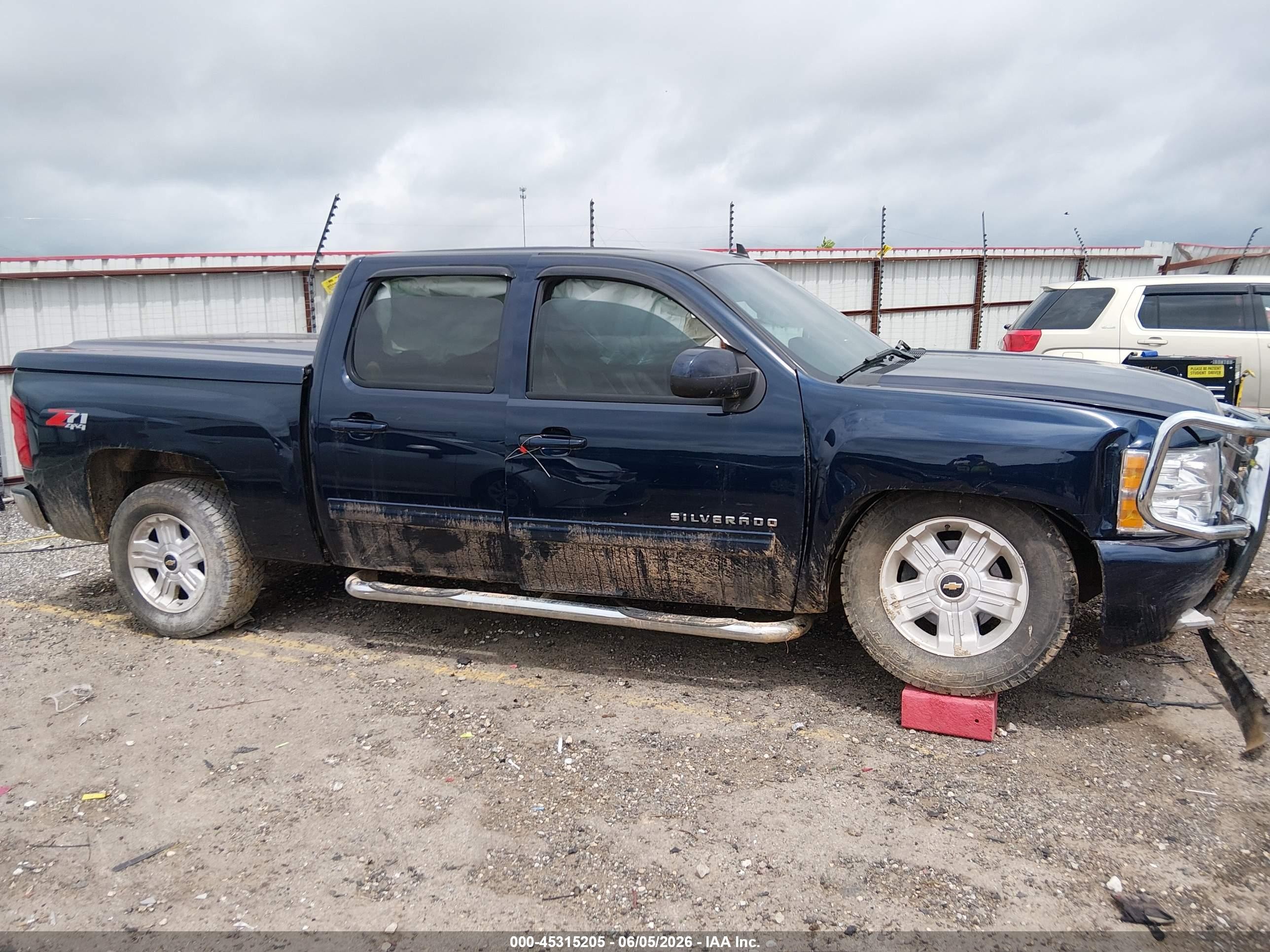 2011 Chevrolet Silverado 1500 Ltz Blue vin: 3GCPKTE31BG334212