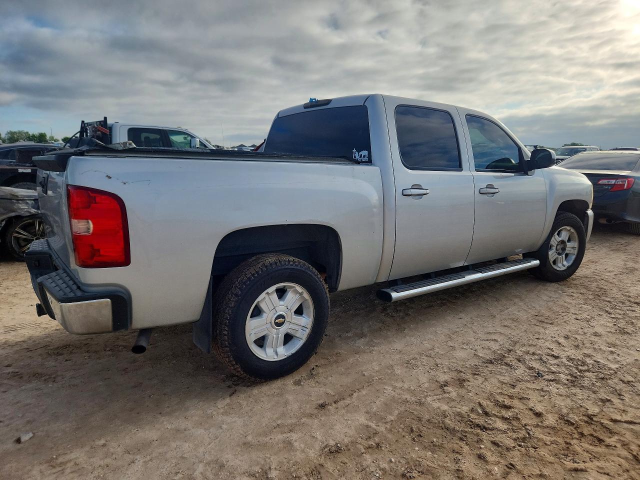 2011 Chevrolet Silverado K1500 Ltz Серебряный vin: 3GCPKTE32BG367087