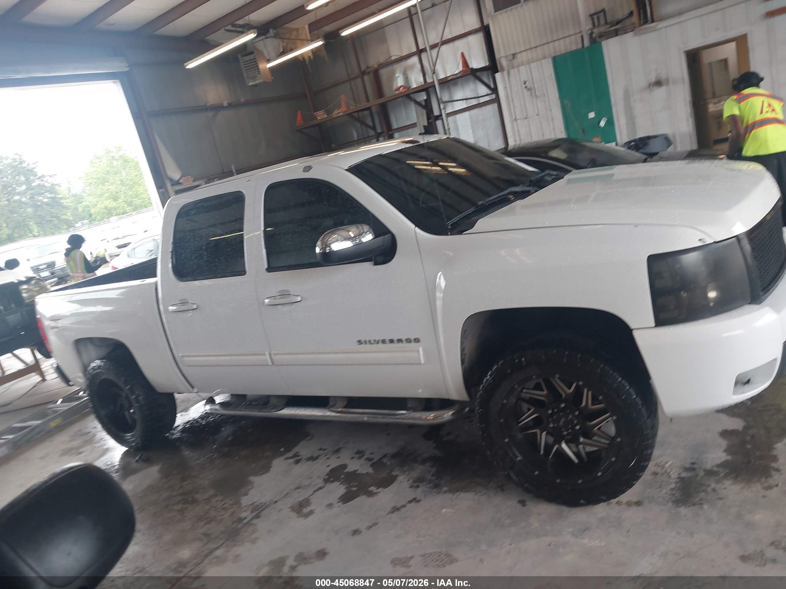 2011 Chevrolet Silverado 1500 Ltz White vin: 3GCPKTE35BG314819
