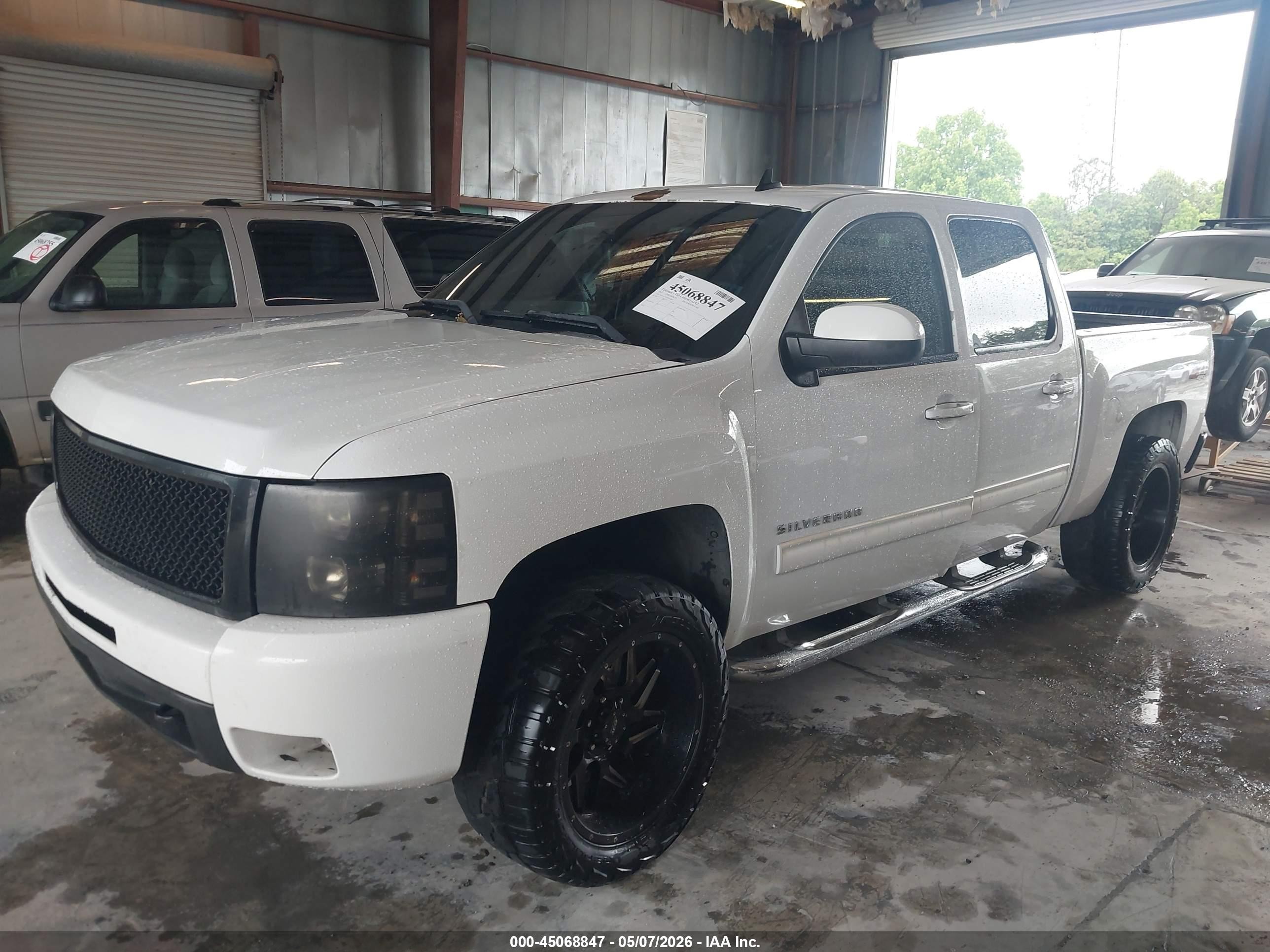 2011 Chevrolet Silverado 1500 Ltz White vin: 3GCPKTE35BG314819