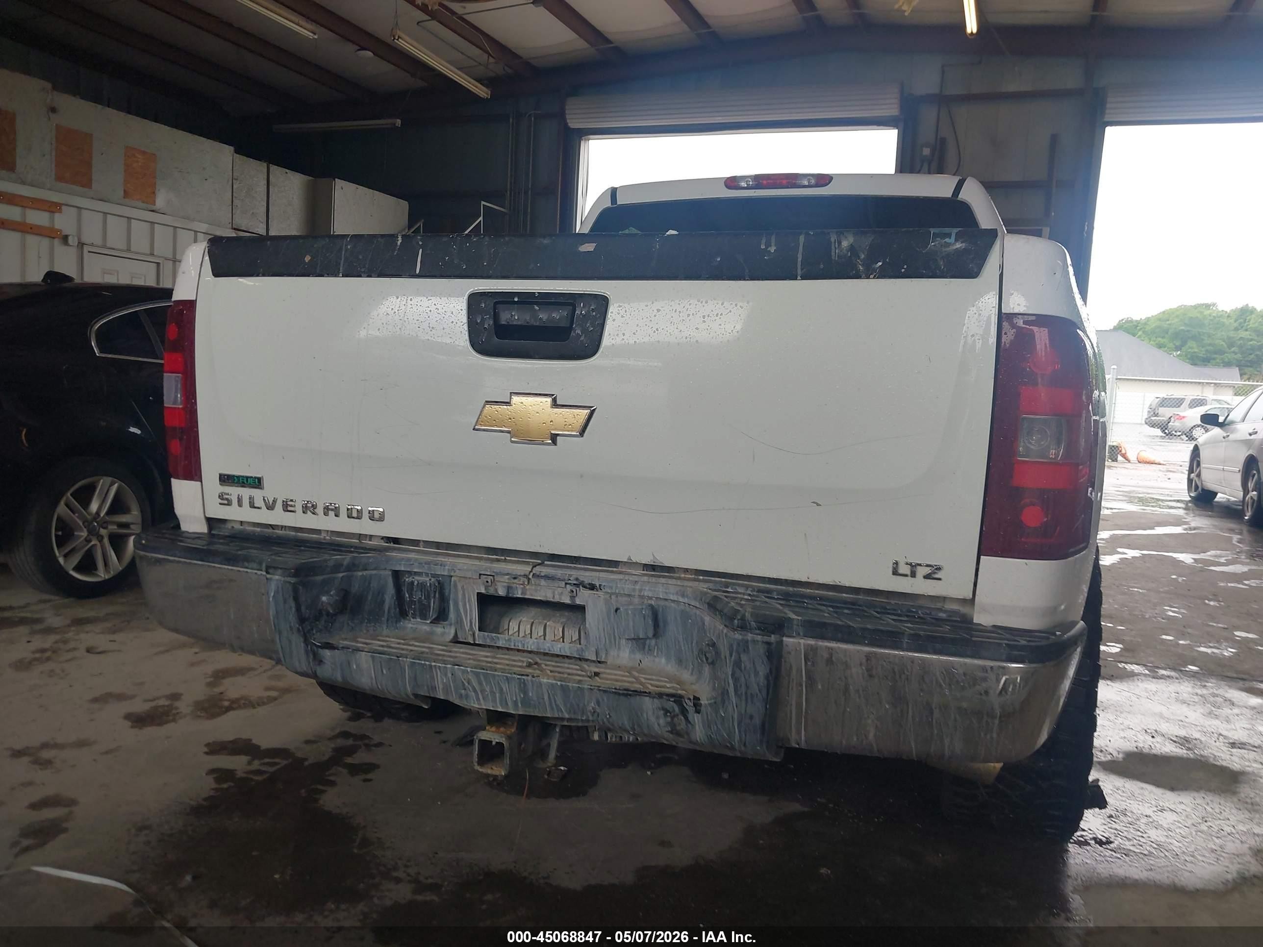 2011 Chevrolet Silverado 1500 Ltz White vin: 3GCPKTE35BG314819