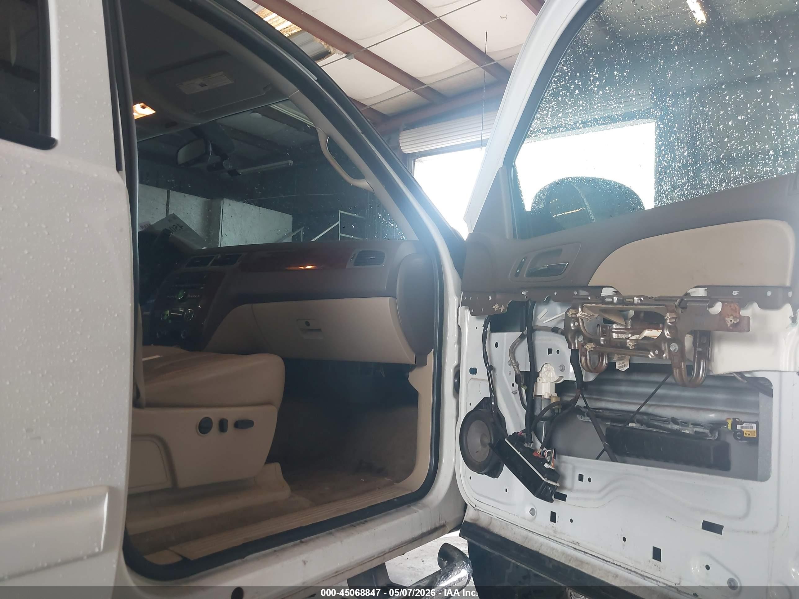 2011 Chevrolet Silverado 1500 Ltz White vin: 3GCPKTE35BG314819