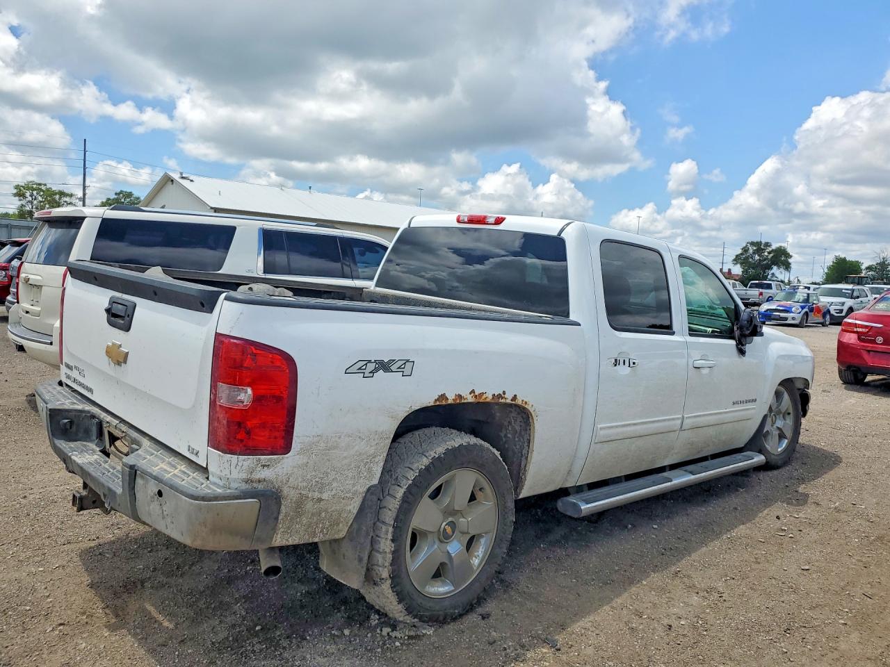 2011 Chevrolet Silverado K1500 Ltz White vin: 3GCPKTE35BG356701