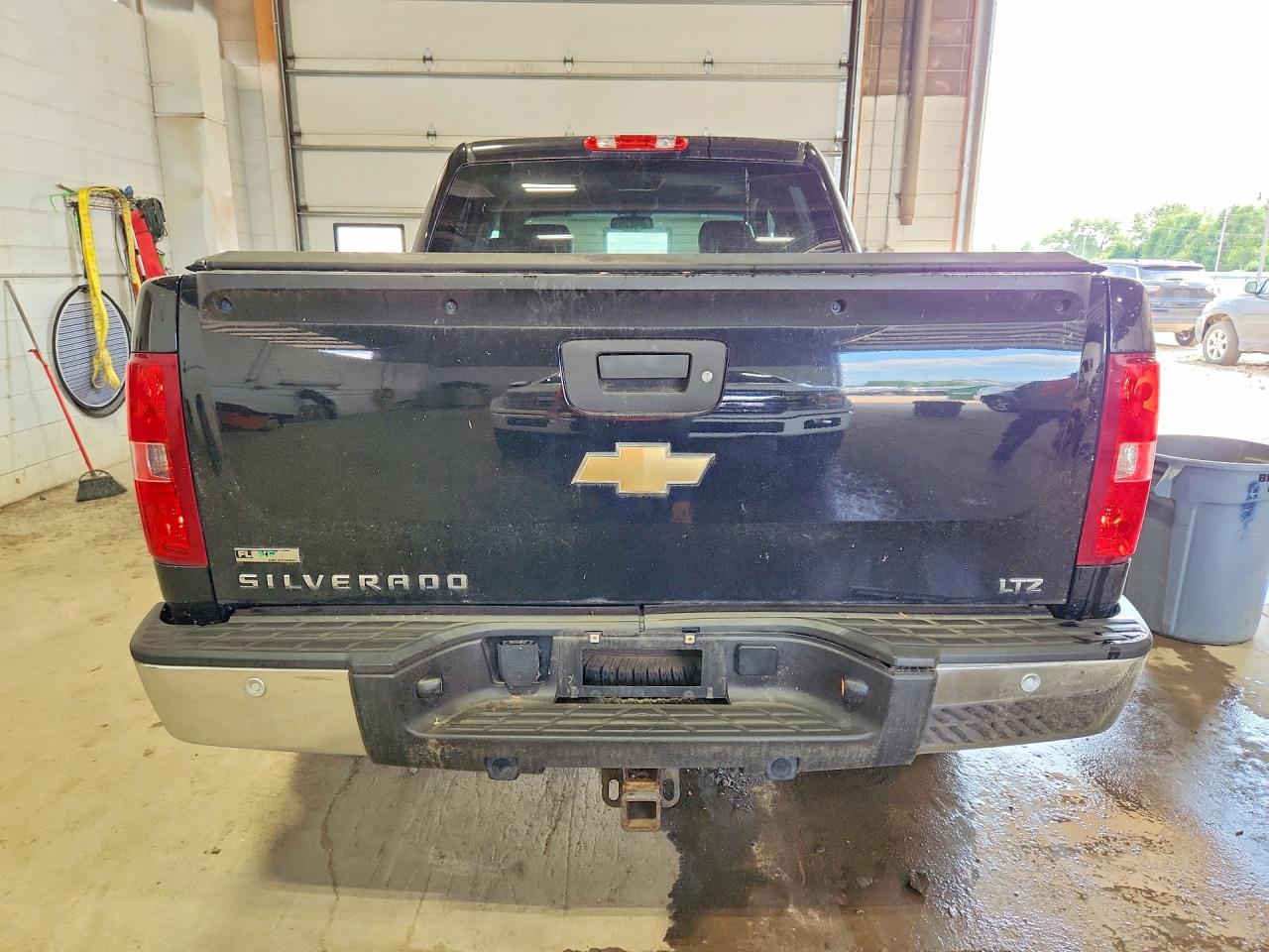 2011 Chevrolet Silverado K1500 Ltz Black vin: 3GCPKTE37BG401301