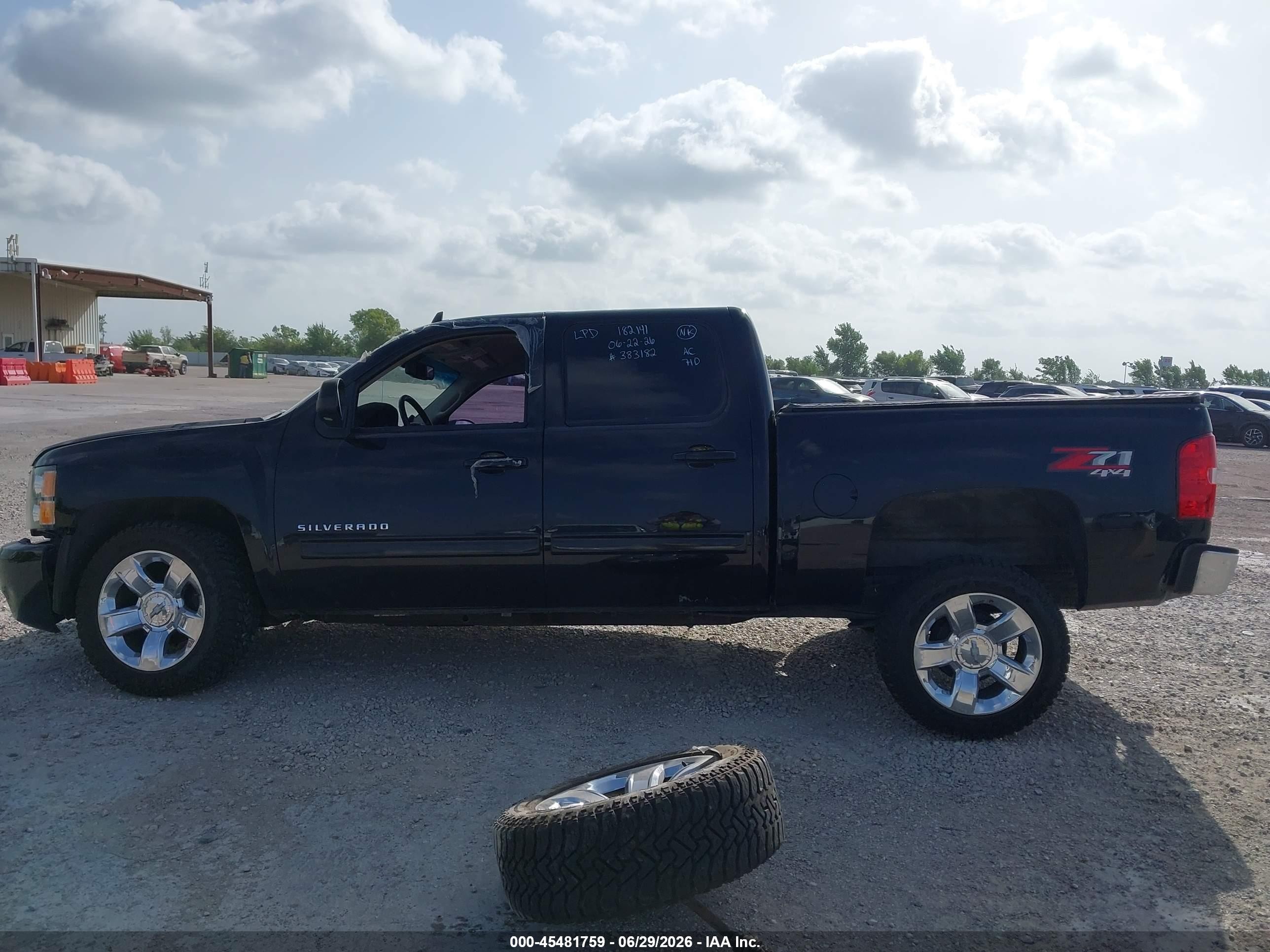 2011 Chevrolet Silverado 1500 Ltz Black vin: 3GCPKTE3XBG383182
