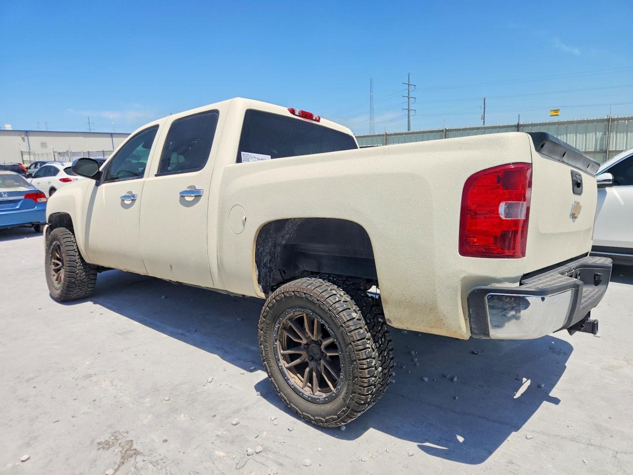 2013 Chevrolet Silverado K1500 Ltz Cream vin: 3GCPKTE70DG249092