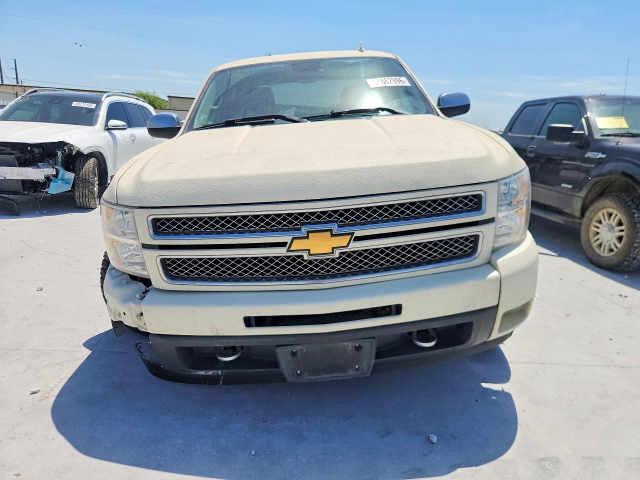 2013 Chevrolet Silverado K1500 Ltz Cream vin: 3GCPKTE70DG249092