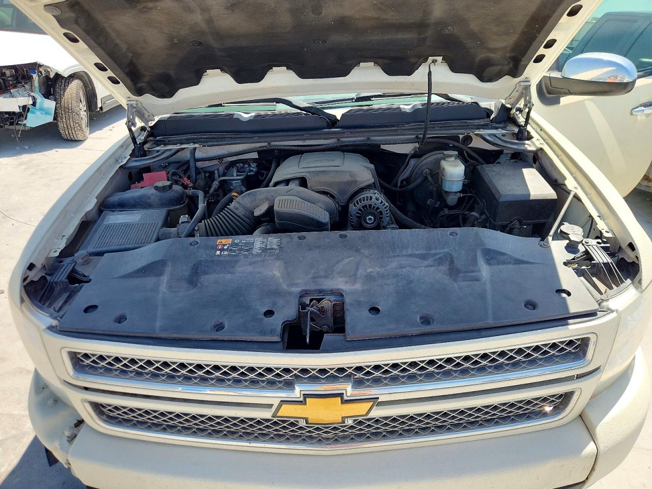 2013 Chevrolet Silverado K1500 Ltz Cream vin: 3GCPKTE70DG249092