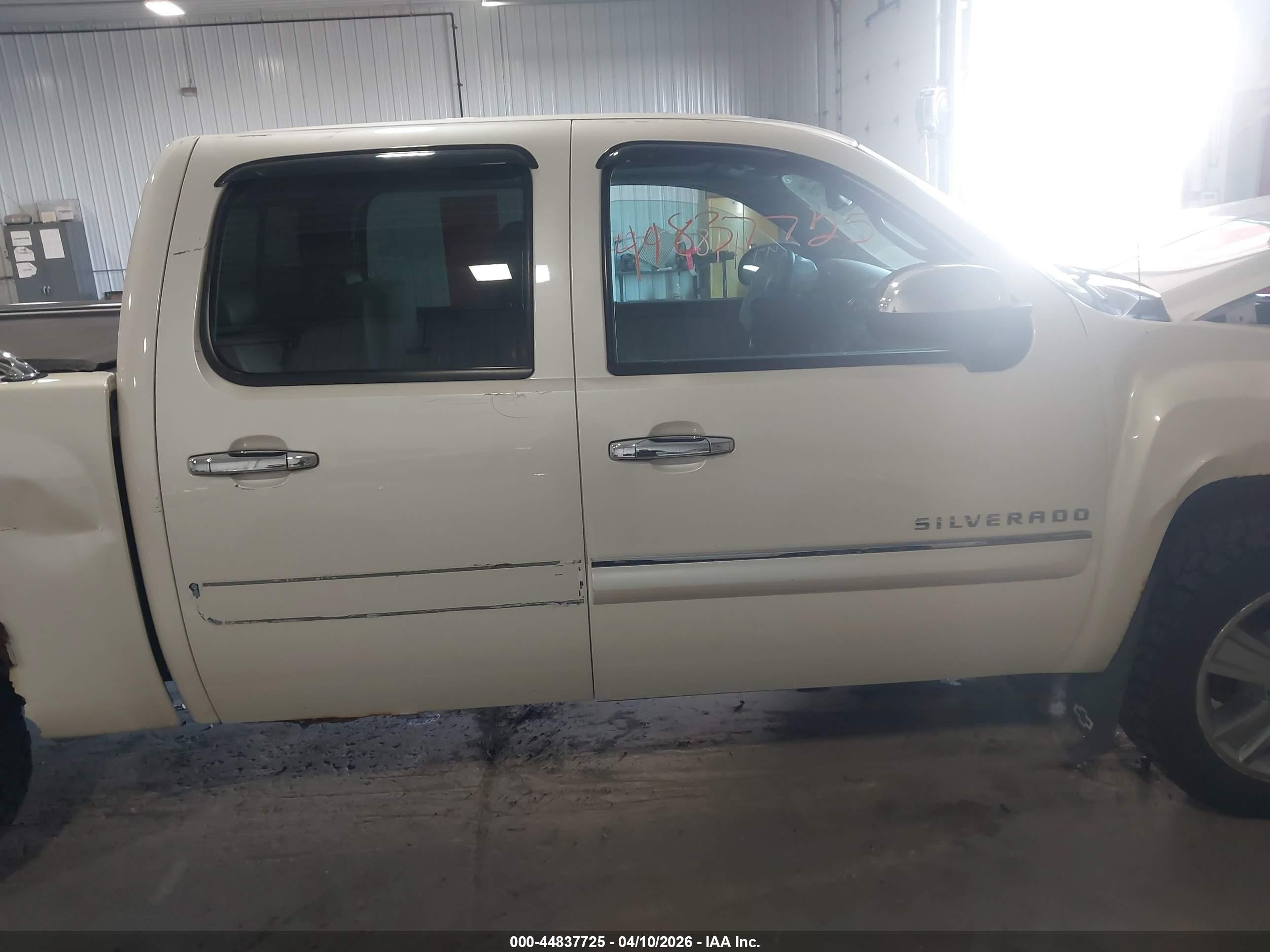 2012 Chevrolet Silverado 1500 Ltz Cream vin: 3GCPKTE72CG107602
