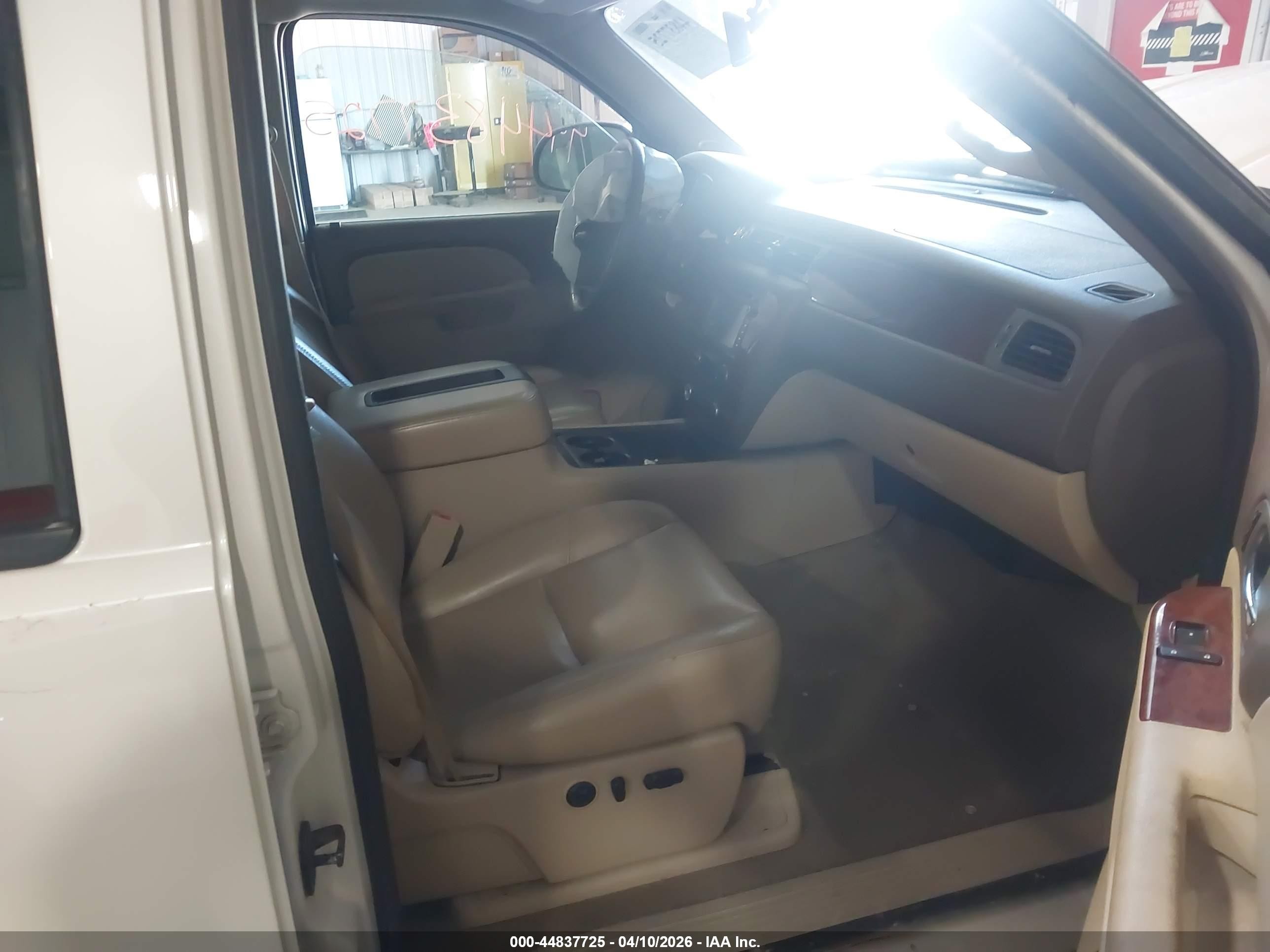 2012 Chevrolet Silverado 1500 Ltz Cream vin: 3GCPKTE72CG107602