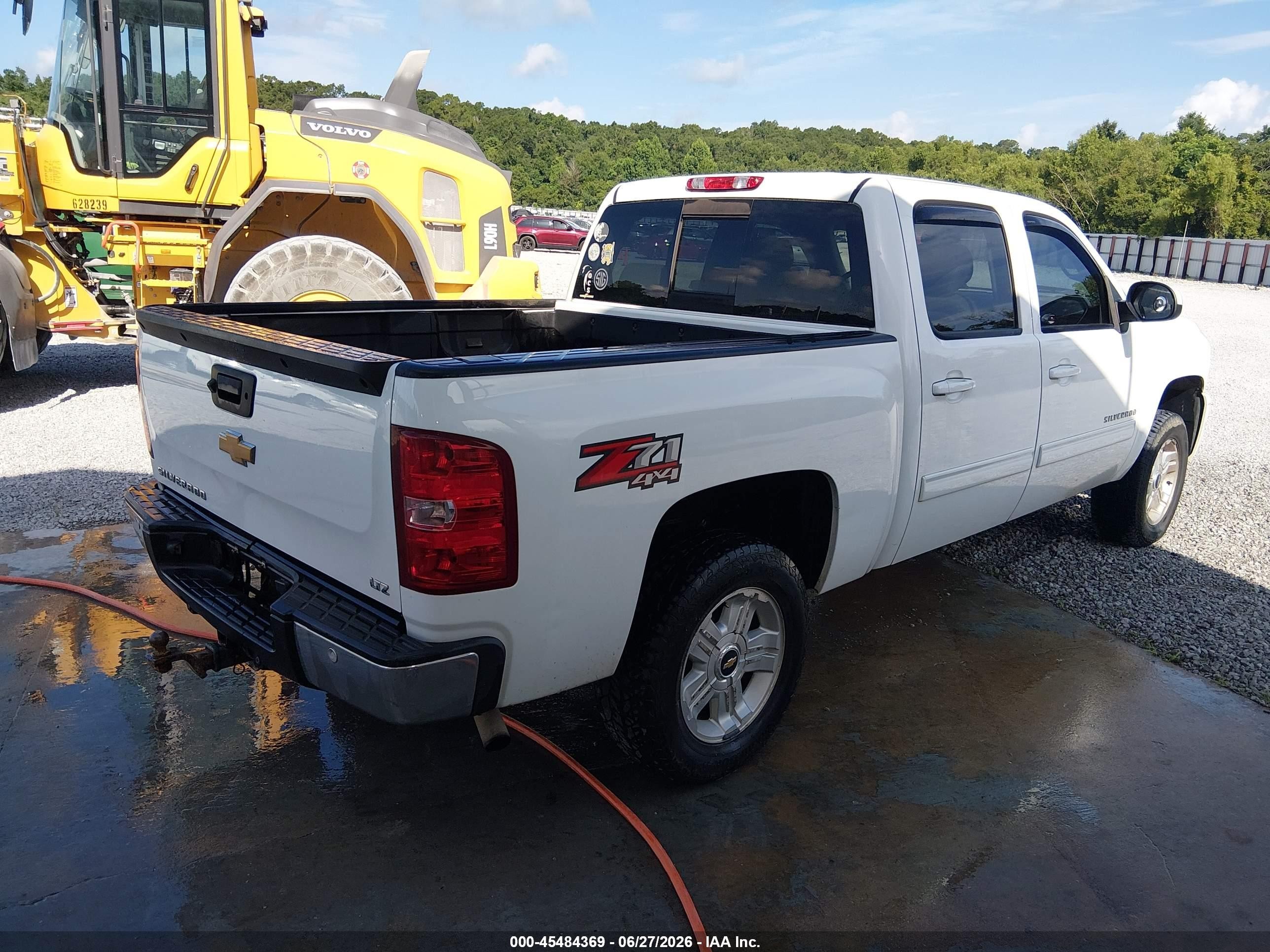2013 Chevrolet Silverado 1500 Ltz White vin: 3GCPKTE74DG172548