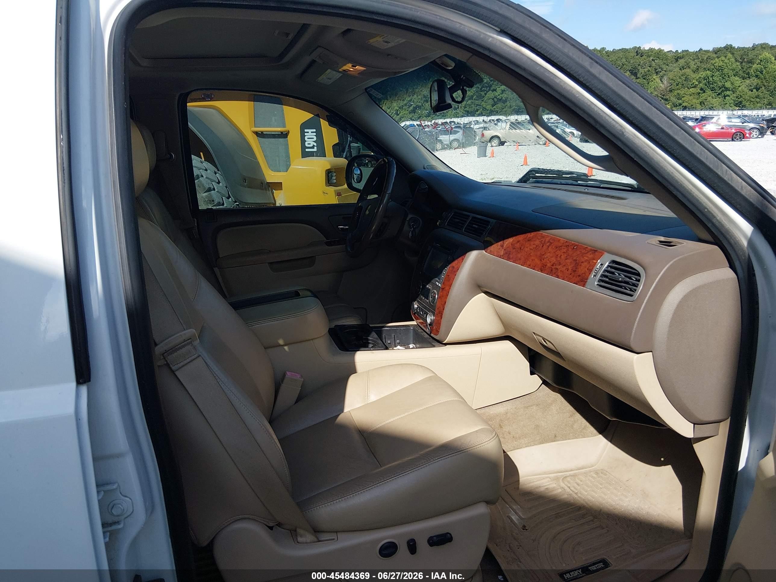 2013 Chevrolet Silverado 1500 Ltz White vin: 3GCPKTE74DG172548