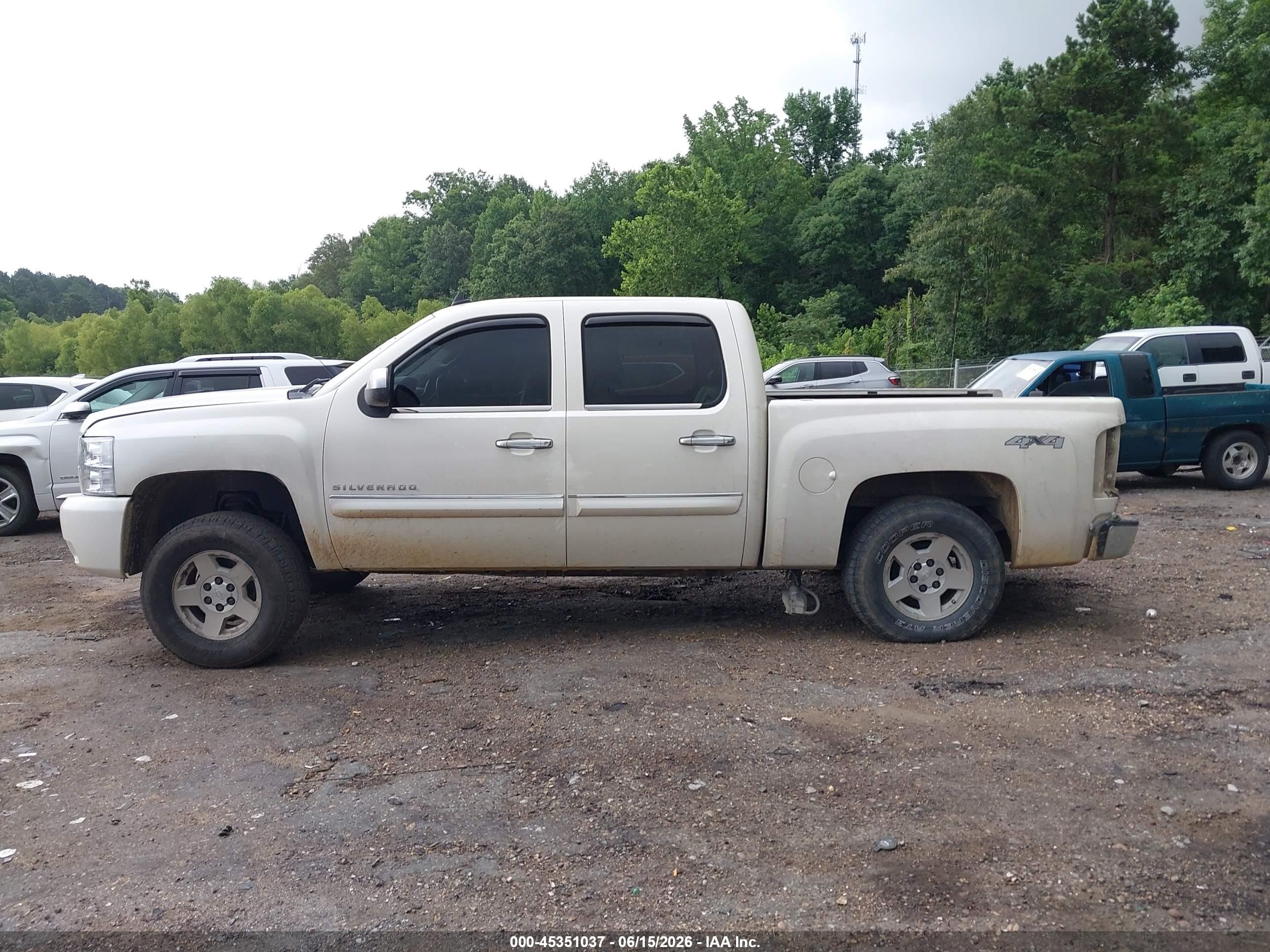 2013 Chevrolet Silverado 1500 Ltz White vin: 3GCPKTE77DG265077