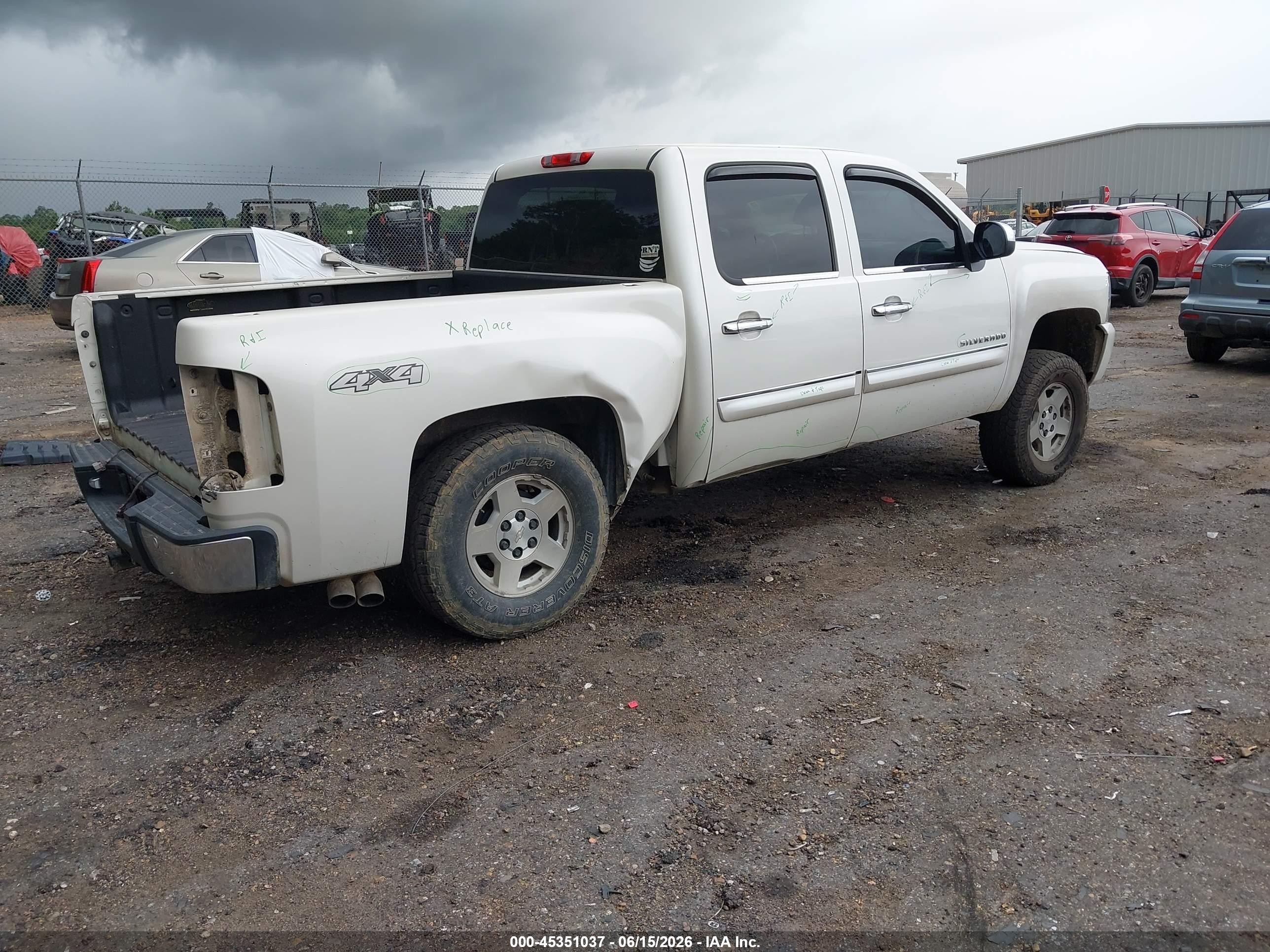 2013 Chevrolet Silverado 1500 Ltz White vin: 3GCPKTE77DG265077