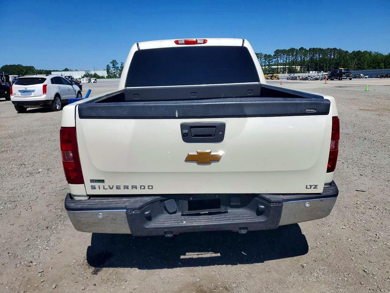 2012 Chevrolet Silverado K1500 Ltz White vin: 3GCPKTE78CG127921