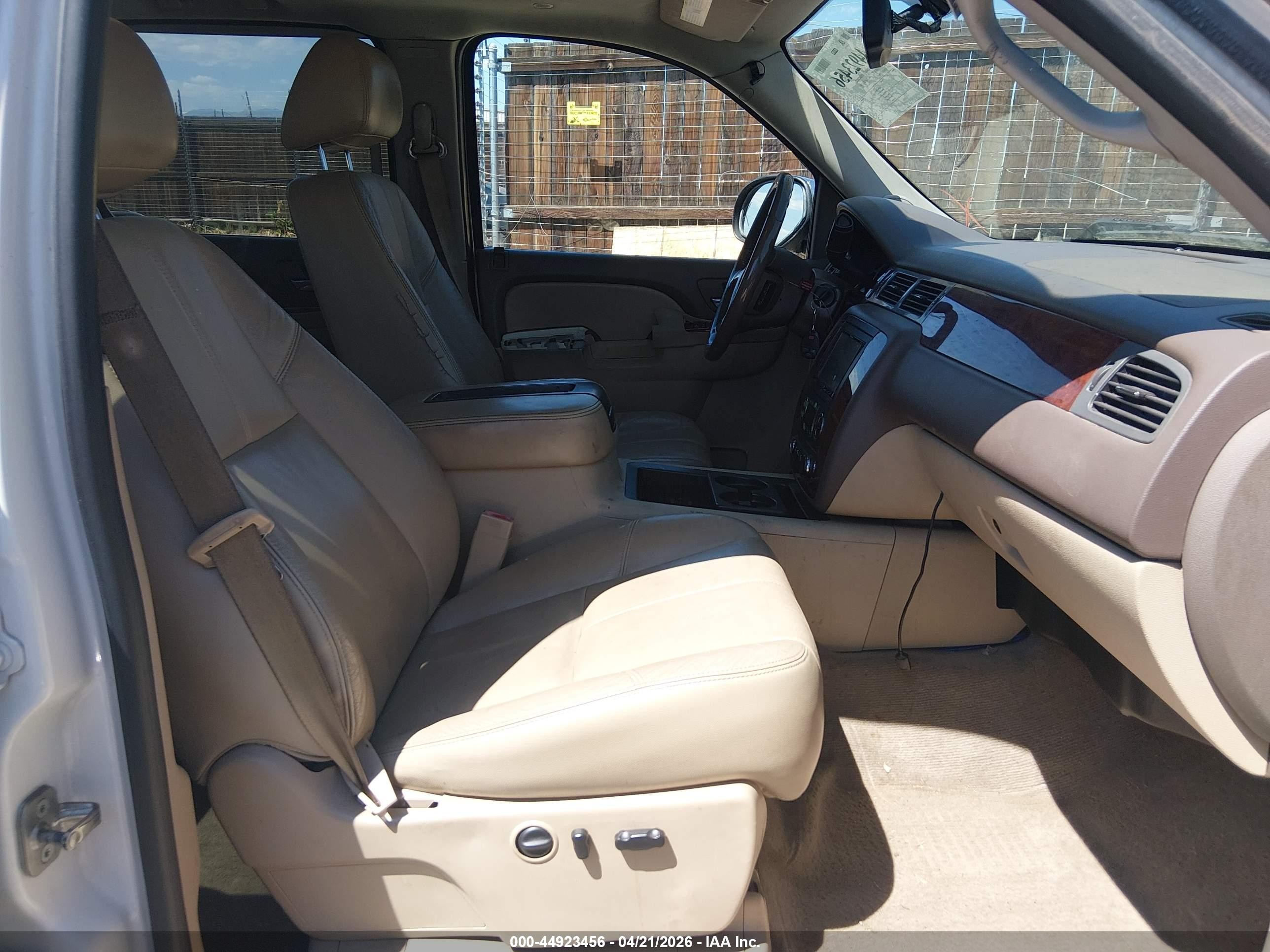 2012 Chevrolet Silverado 1500 Ltz White vin: 3GCPKTE7XCG168549