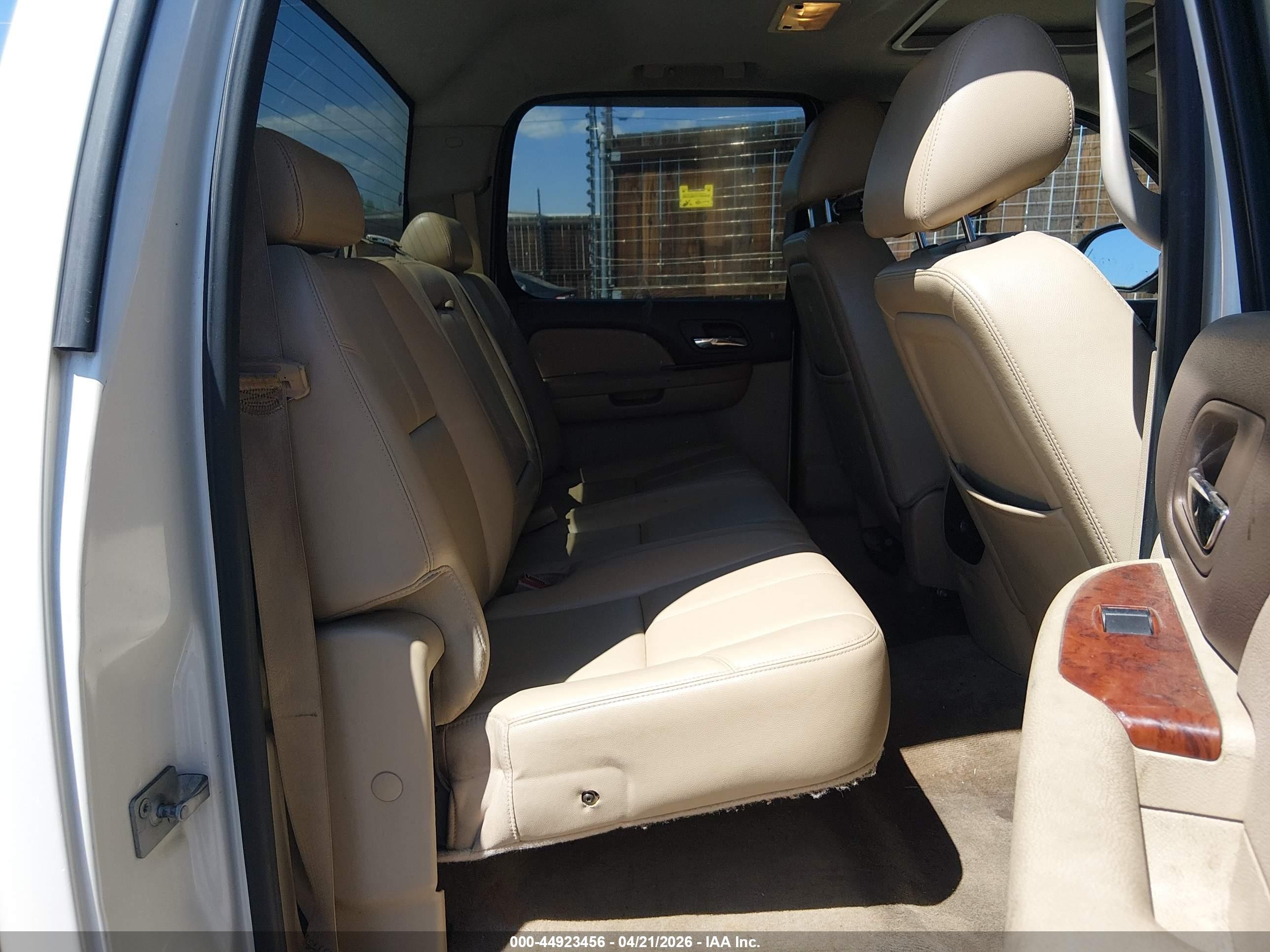 2012 Chevrolet Silverado 1500 Ltz White vin: 3GCPKTE7XCG168549