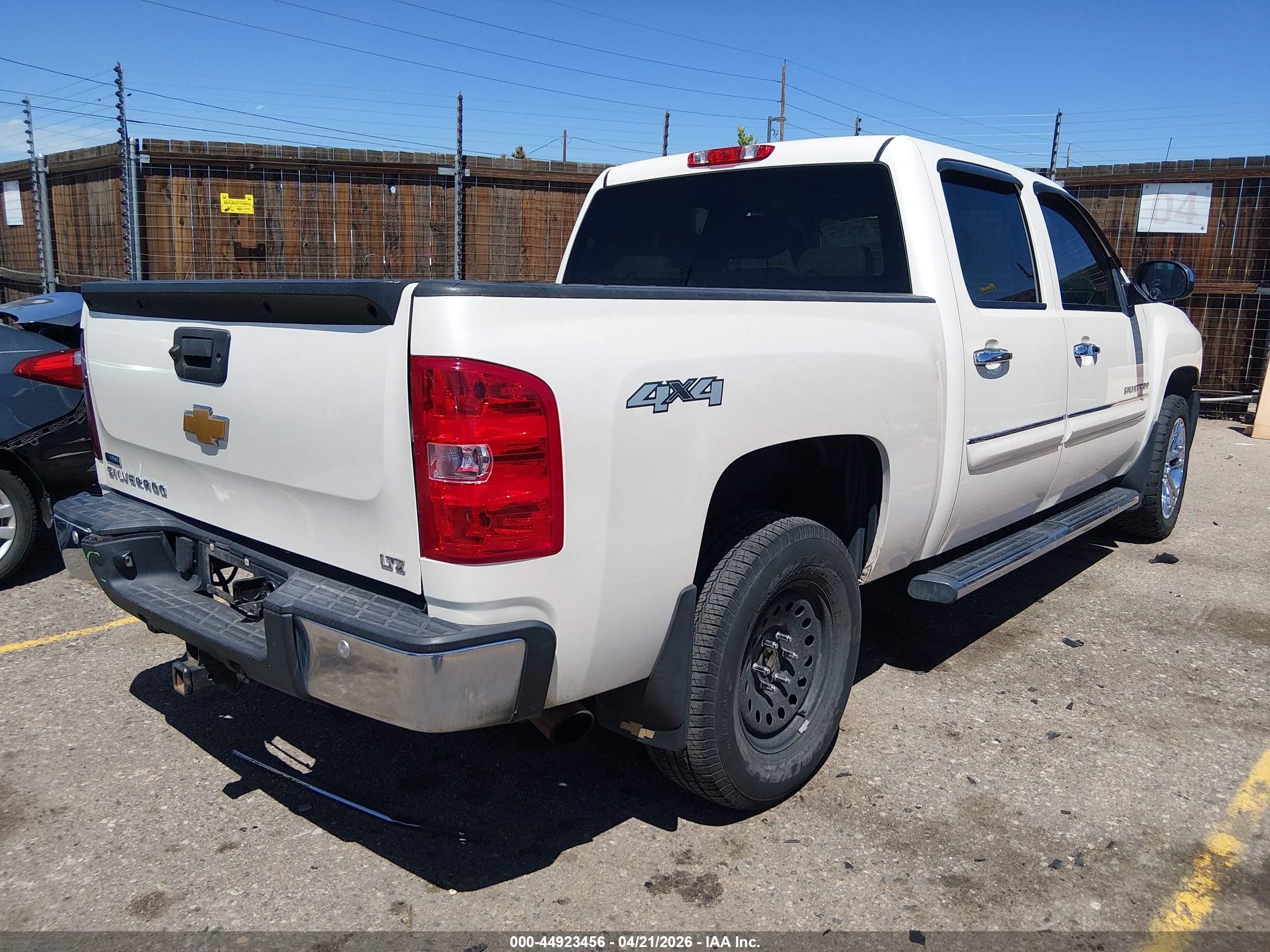 2012 Chevrolet Silverado 1500 Ltz White vin: 3GCPKTE7XCG168549