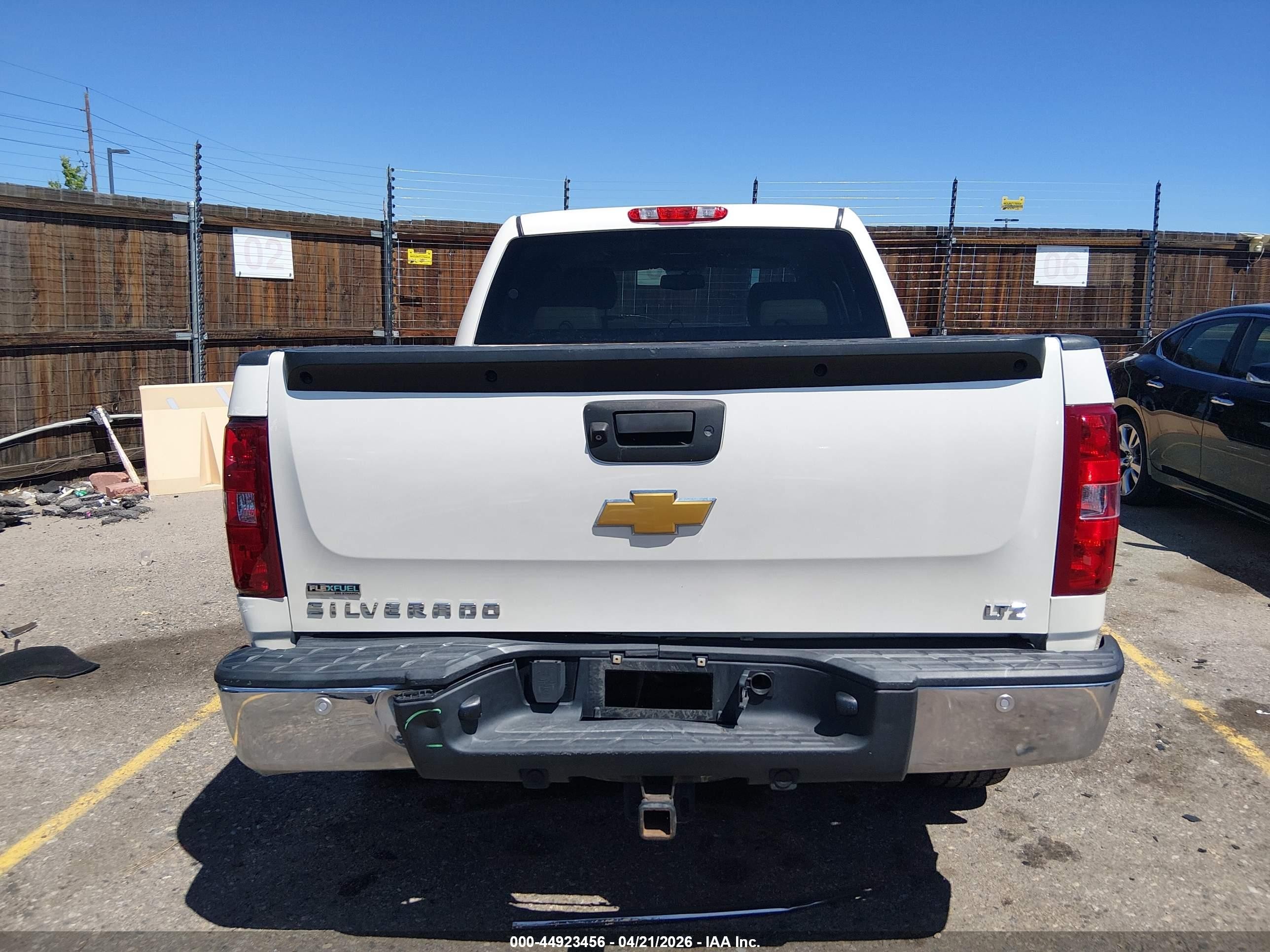 2012 Chevrolet Silverado 1500 Ltz White vin: 3GCPKTE7XCG168549
