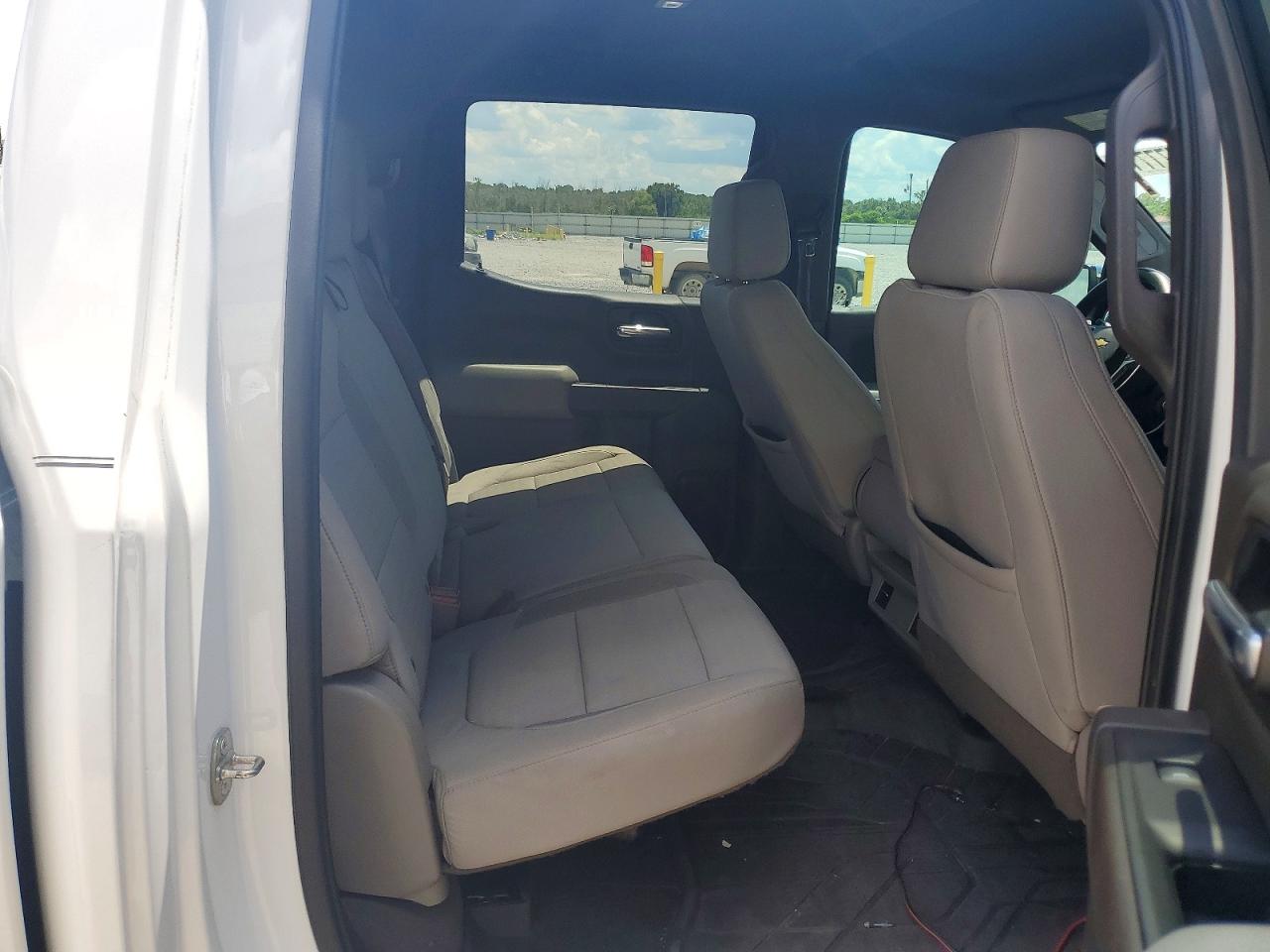 2019 Chevrolet Silverado C1500 Lt White vin: 3GCPWCED1KG181456