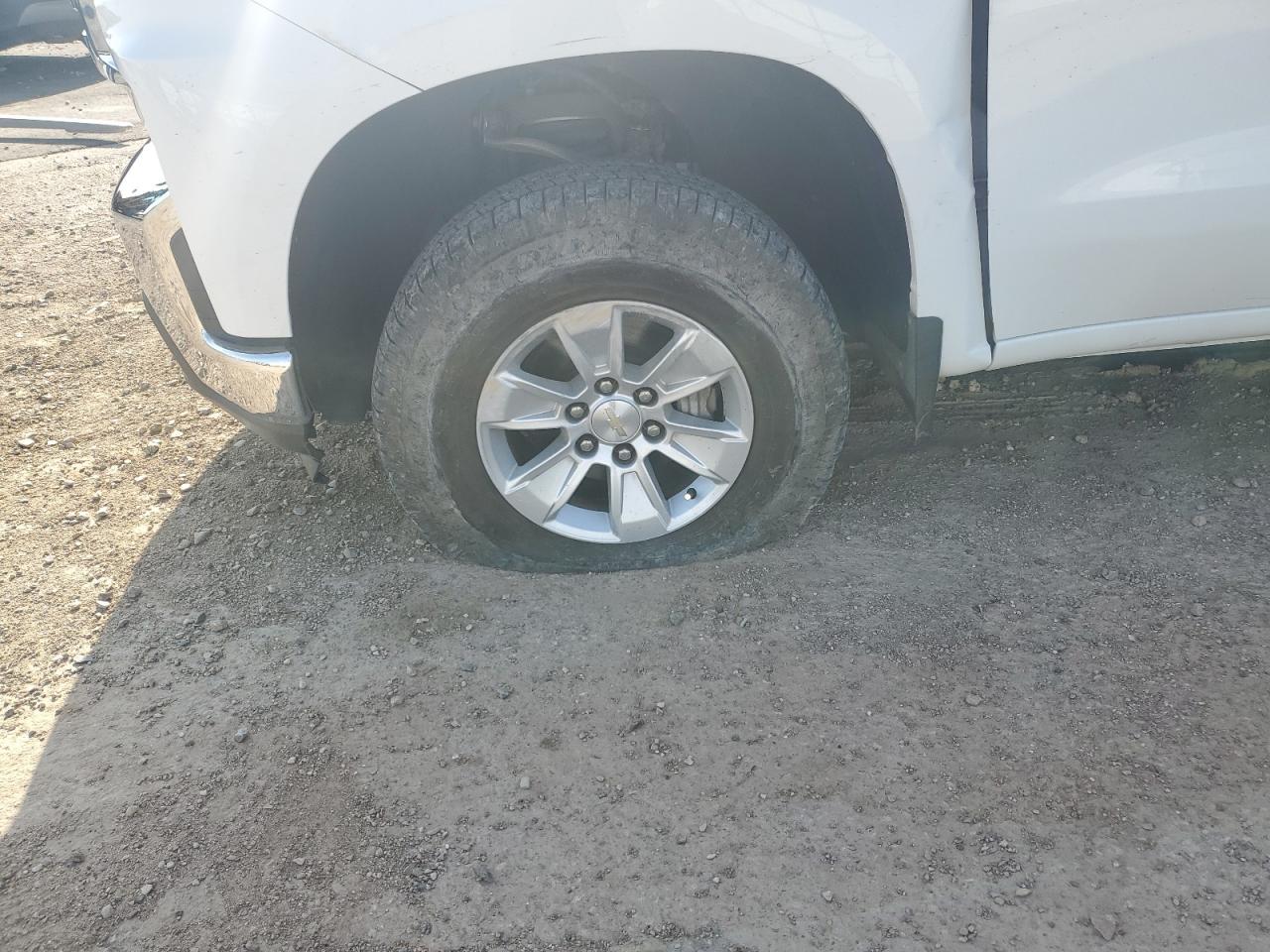 2021 Chevrolet Silverado C1500 Lt White vin: 3GCPWCET2MG341970 Damage: Left Front Tire, Flat, Repair Required