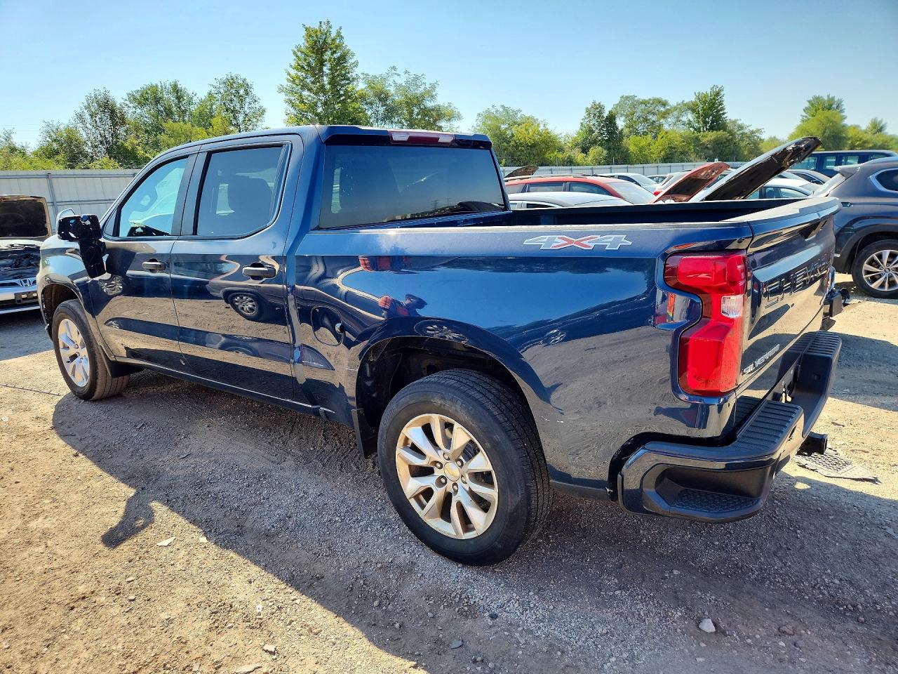 2021 Chevrolet Silverado K1500 Custom Синий vin: 3GCPYBEK2MG194044