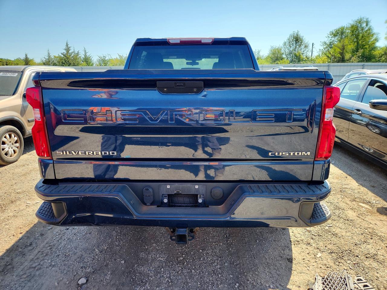 2021 Chevrolet Silverado K1500 Custom Синий vin: 3GCPYBEK2MG194044