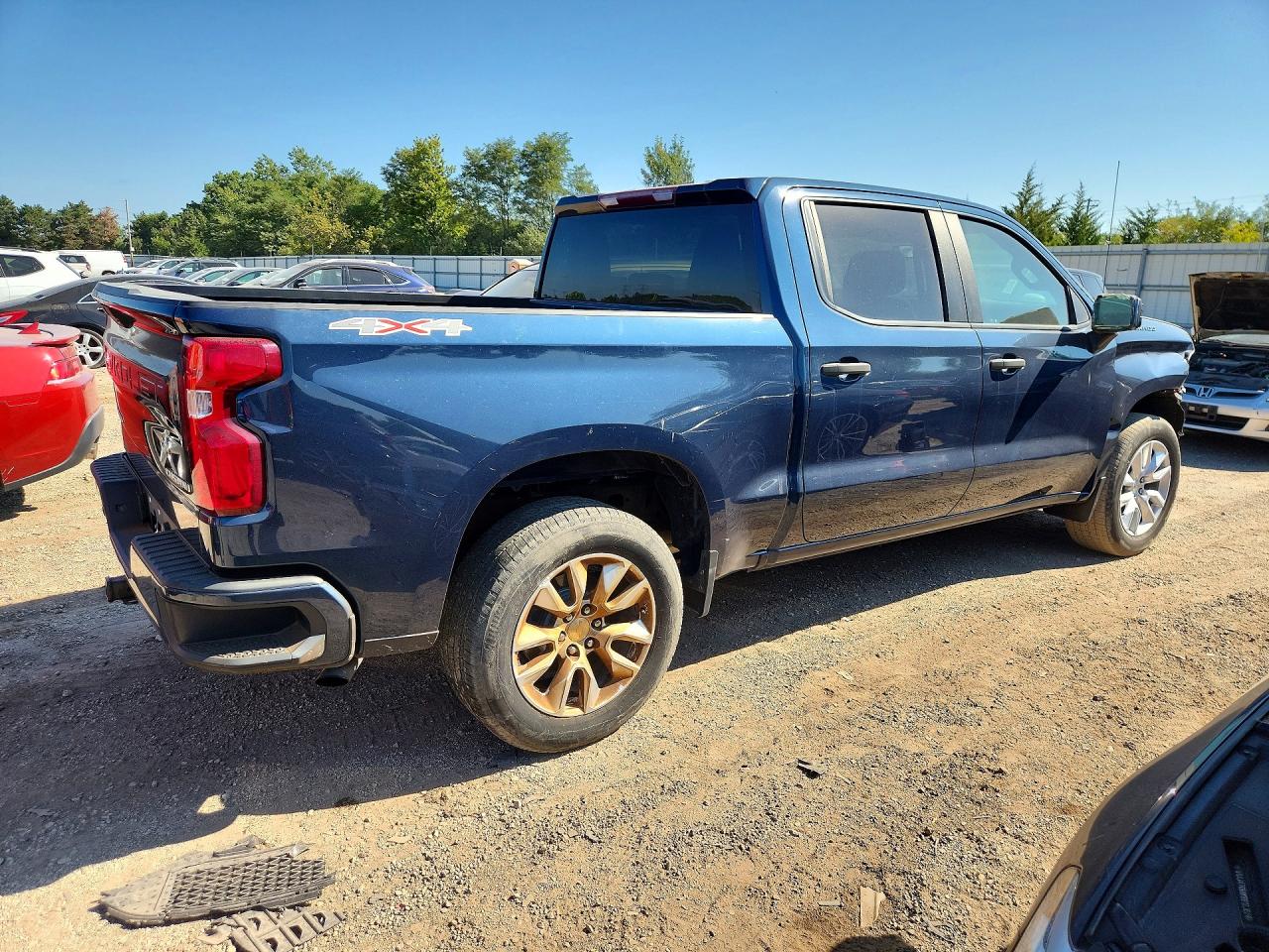 2021 Chevrolet Silverado K1500 Custom Синий vin: 3GCPYBEK2MG194044