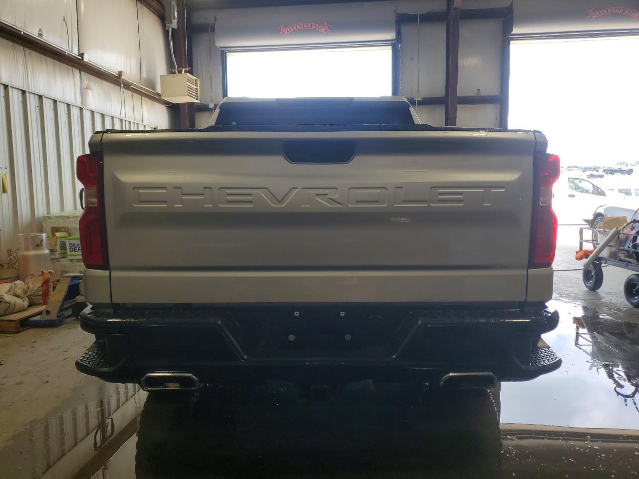 2019 Chevrolet Silverado K1500 Trail Boss Custom Silver vin: 3GCPYCEF0KG143048